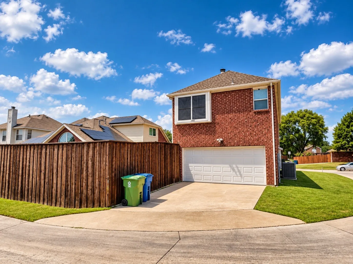 Single Family Residence For Sale in Denton County , 1402 Stone Canyon Way, Lewisville, Texas 75067, 3 Bedroom, 3 Bathroom, 2 Garage spaces, 1,783 Sqft, built in 2000, mls#21411408, Real Estate Agent in Lewisville, Homes For Sale in Denton county, Homes For Sale in Lewisville, Realtor in Lewisville Texas, Real Estate Brokerage Independent Realty Texas, Luminita Cordes Realtor