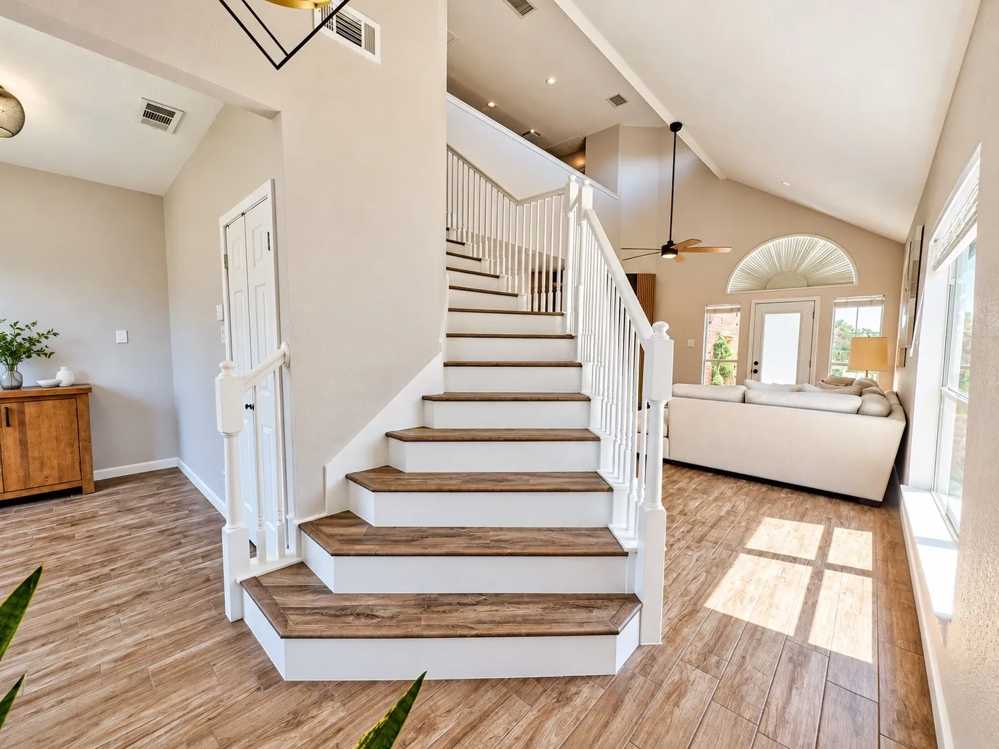 Single Family Residence For Sale in Denton County , 1402 Stone Canyon Way, Lewisville, Texas 75067, 3 Bedroom, 3 Bathroom, 2 Garage spaces, 1,783 Sqft, built in 2000, mls#21411408, Real Estate Agent in Lewisville, Homes For Sale in Denton county, Homes For Sale in Lewisville, Realtor in Lewisville Texas, Real Estate Brokerage Independent Realty Texas, Luminita Cordes Realtor