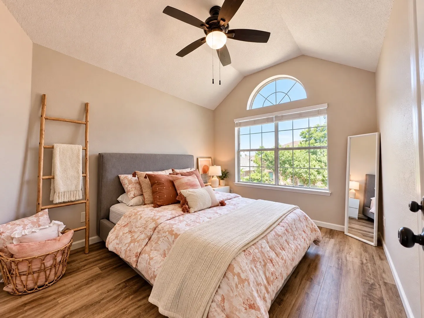 Single Family Residence For Sale in Denton County , 1402 Stone Canyon Way, Lewisville, Texas 75067, 3 Bedroom, 3 Bathroom, 2 Garage spaces, 1,783 Sqft, built in 2000, mls#21411408, Real Estate Agent in Lewisville, Homes For Sale in Denton county, Homes For Sale in Lewisville, Realtor in Lewisville Texas, Real Estate Brokerage Independent Realty Texas, Luminita Cordes Realtor