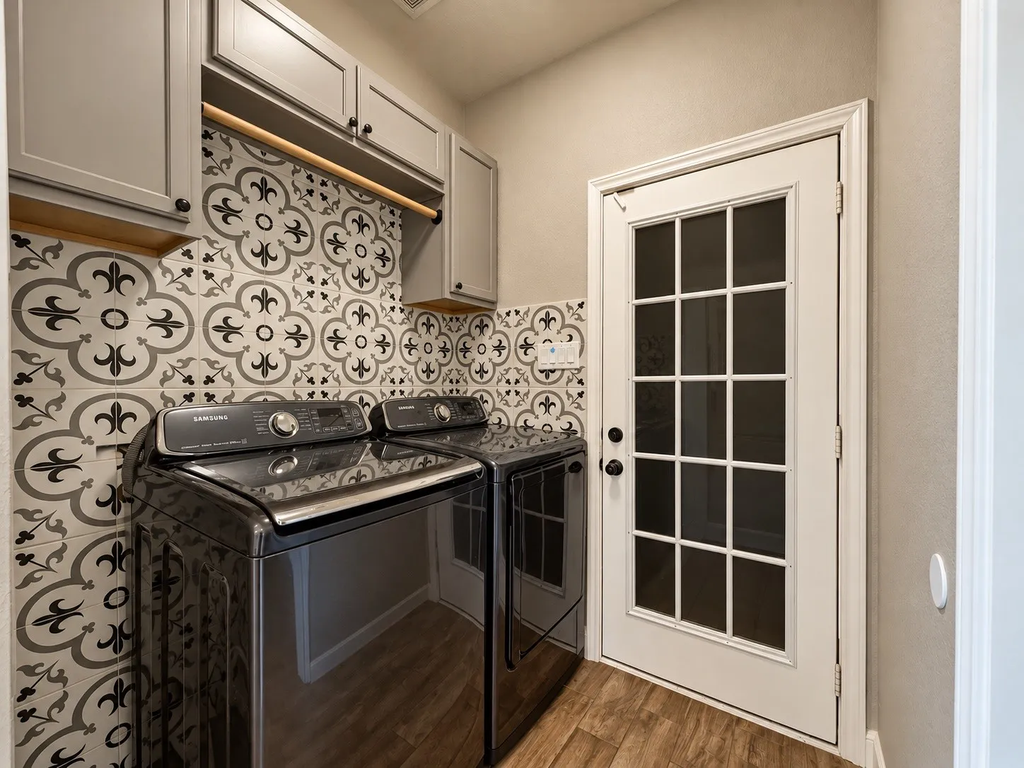 Single Family Residence For Sale in Denton County , 1402 Stone Canyon Way, Lewisville, Texas 75067, 3 Bedroom, 3 Bathroom, 2 Garage spaces, 1,783 Sqft, built in 2000, mls#21411408, Real Estate Agent in Lewisville, Homes For Sale in Denton county, Homes For Sale in Lewisville, Realtor in Lewisville Texas, Real Estate Brokerage Independent Realty Texas, Luminita Cordes Realtor