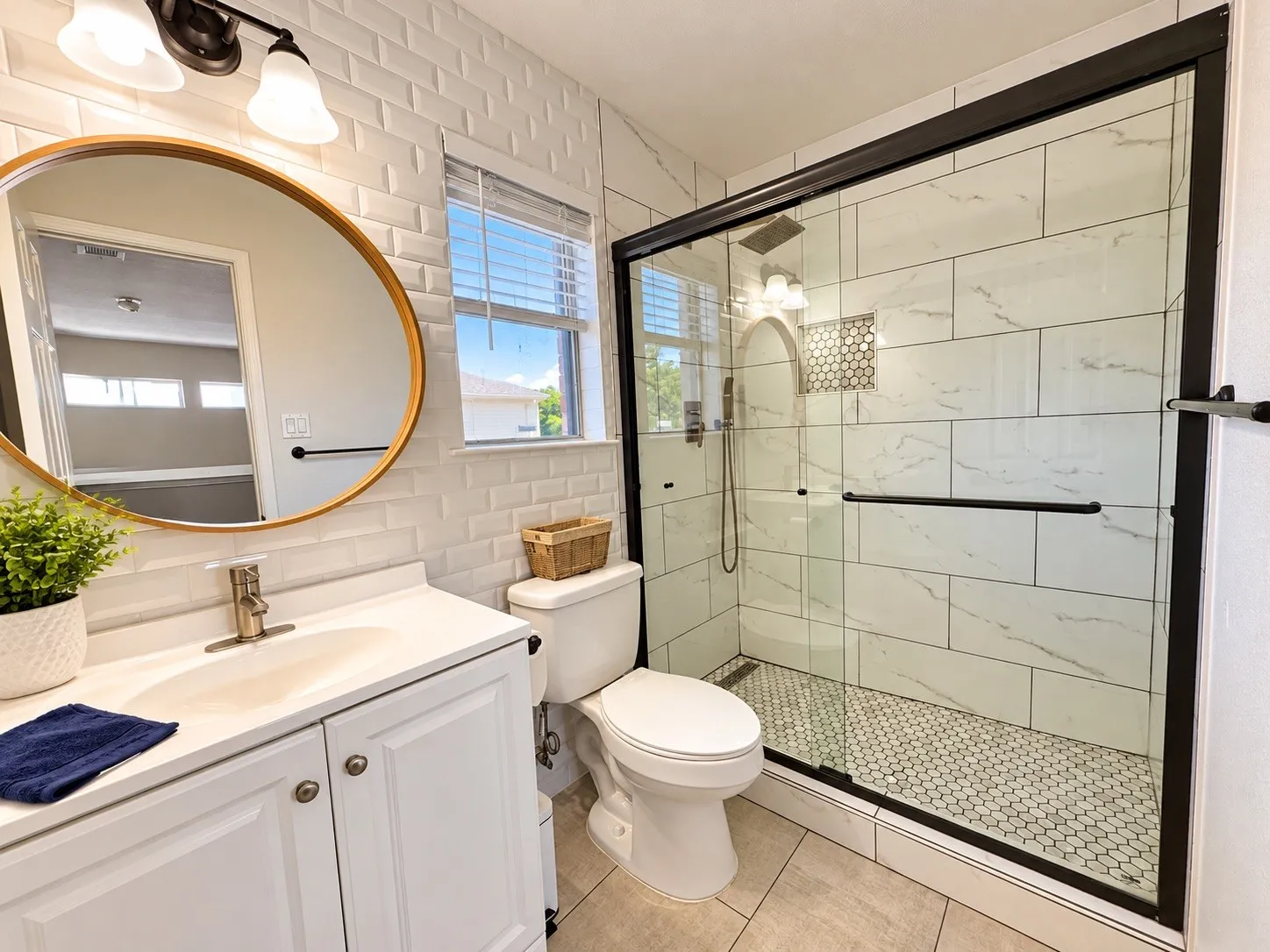 Single Family Residence For Sale in Denton County , 1402 Stone Canyon Way, Lewisville, Texas 75067, 3 Bedroom, 3 Bathroom, 2 Garage spaces, 1,783 Sqft, built in 2000, mls#21411408, Real Estate Agent in Lewisville, Homes For Sale in Denton county, Homes For Sale in Lewisville, Realtor in Lewisville Texas, Real Estate Brokerage Independent Realty Texas, Luminita Cordes Realtor