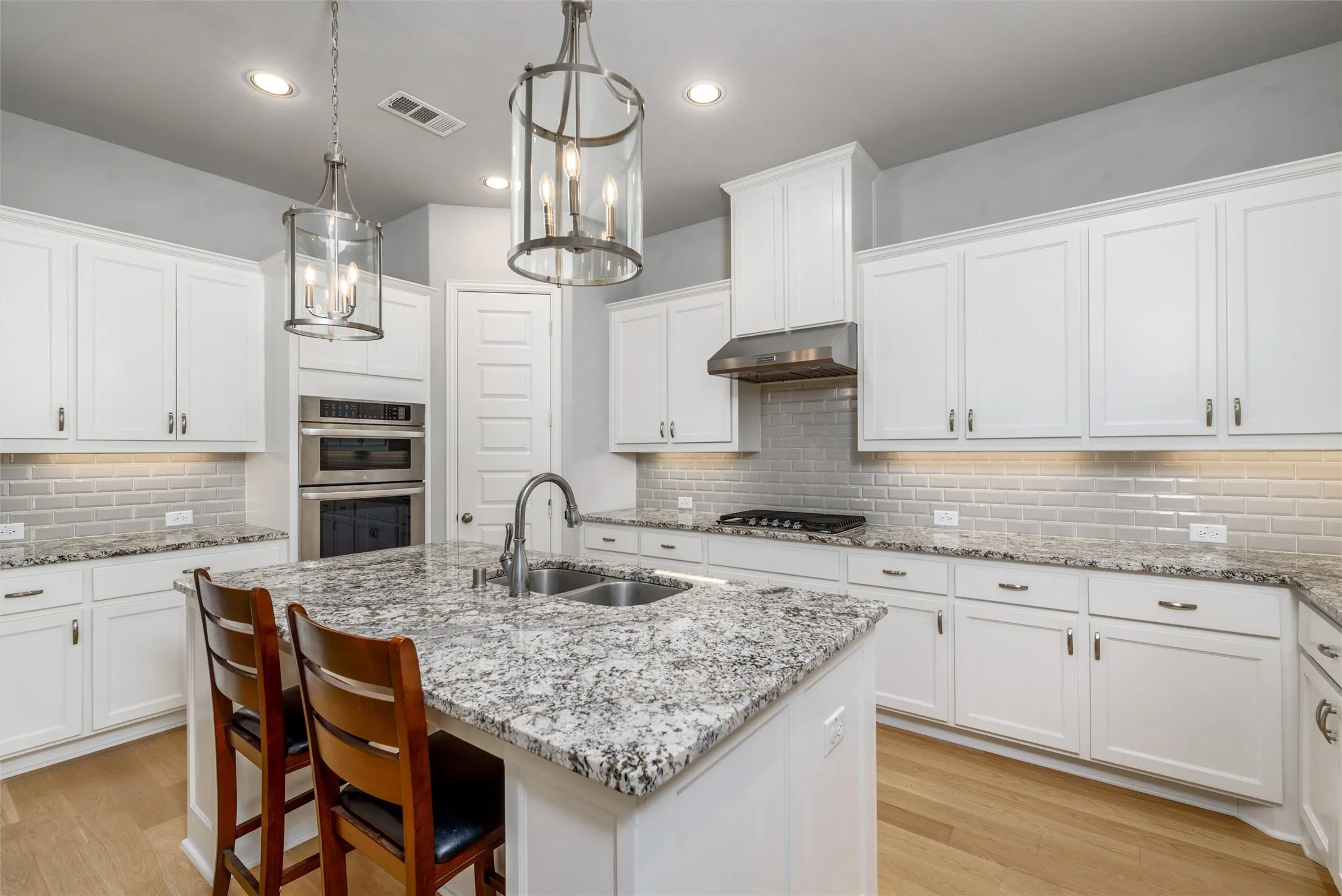 Single Family Residence For Sale in Denton County , 4031 Blue Sage Drive, Prosper, Texas 75078, 4 Bedroom, 4 Bathroom, 2 Garage spaces, 2,842 Sqft, built in 2017, mls#21412471, Real Estate Agent in Prosper, Homes For Sale in Denton county, Homes For Sale in Prosper, Realtor in Prosper Texas, Real Estate Brokerage Independent Realty Texas, Luminita Cordes Realtor