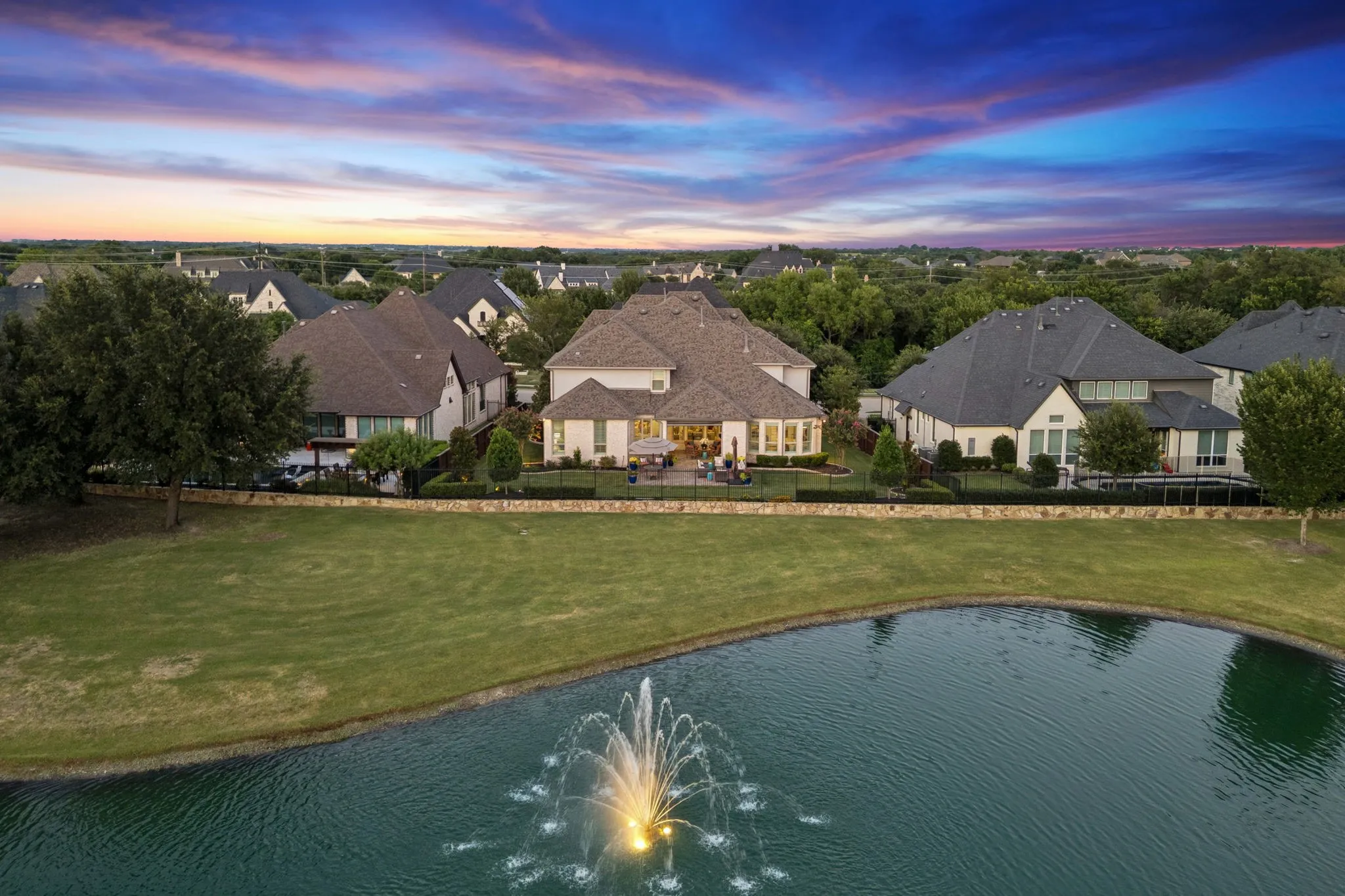 Single Family Residence For Sale in Collin County , 641 Country Brook Lane, Prosper, Texas 75078, 5 Bedroom, 6 Bathroom, 3 Garage spaces, 4,665 Sqft, built in 2017, mls#21412409, Real Estate Agent in Prosper, Homes For Sale in Collin county, Homes For Sale in Prosper, Realtor in Prosper Texas, Real Estate Brokerage Independent Realty Texas, Luminita Cordes Realtor