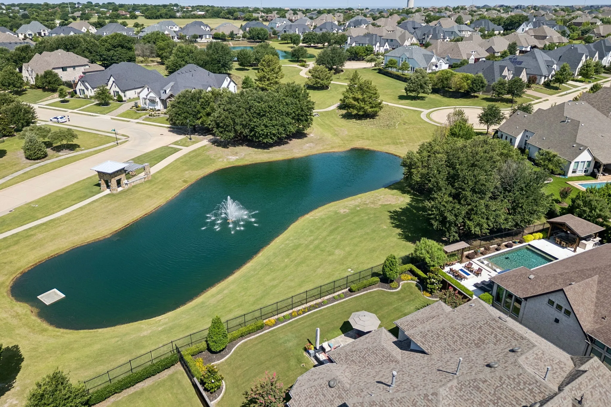 Single Family Residence For Sale in Collin County , 641 Country Brook Lane, Prosper, Texas 75078, 5 Bedroom, 6 Bathroom, 3 Garage spaces, 4,665 Sqft, built in 2017, mls#21412409, Real Estate Agent in Prosper, Homes For Sale in Collin county, Homes For Sale in Prosper, Realtor in Prosper Texas, Real Estate Brokerage Independent Realty Texas, Luminita Cordes Realtor