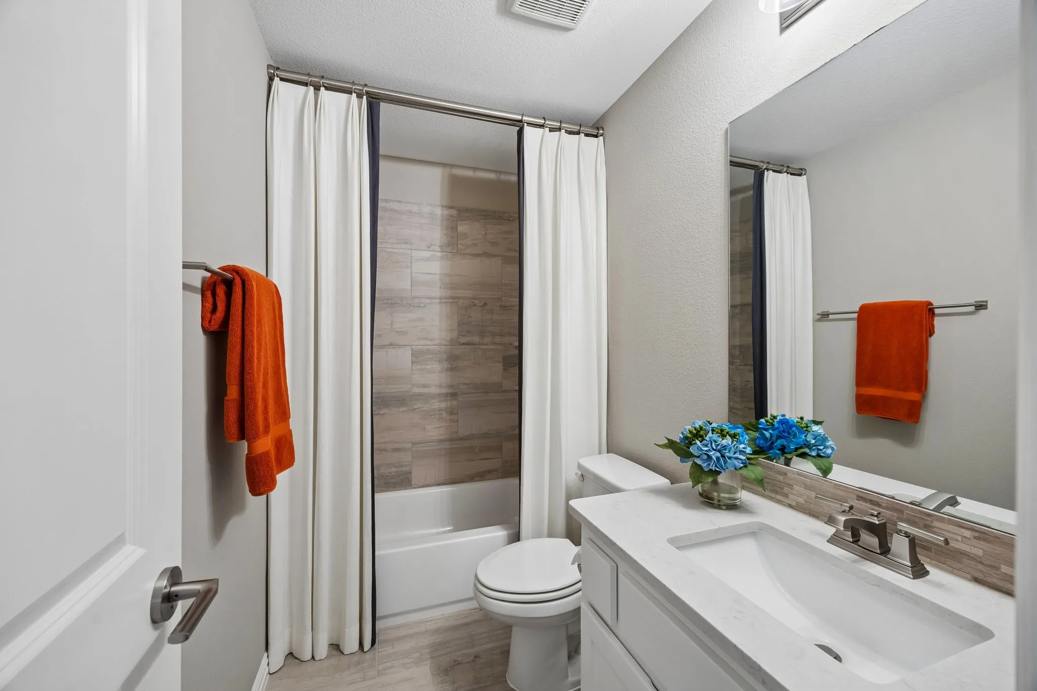 Ensuite bathroom for bedroom number five.