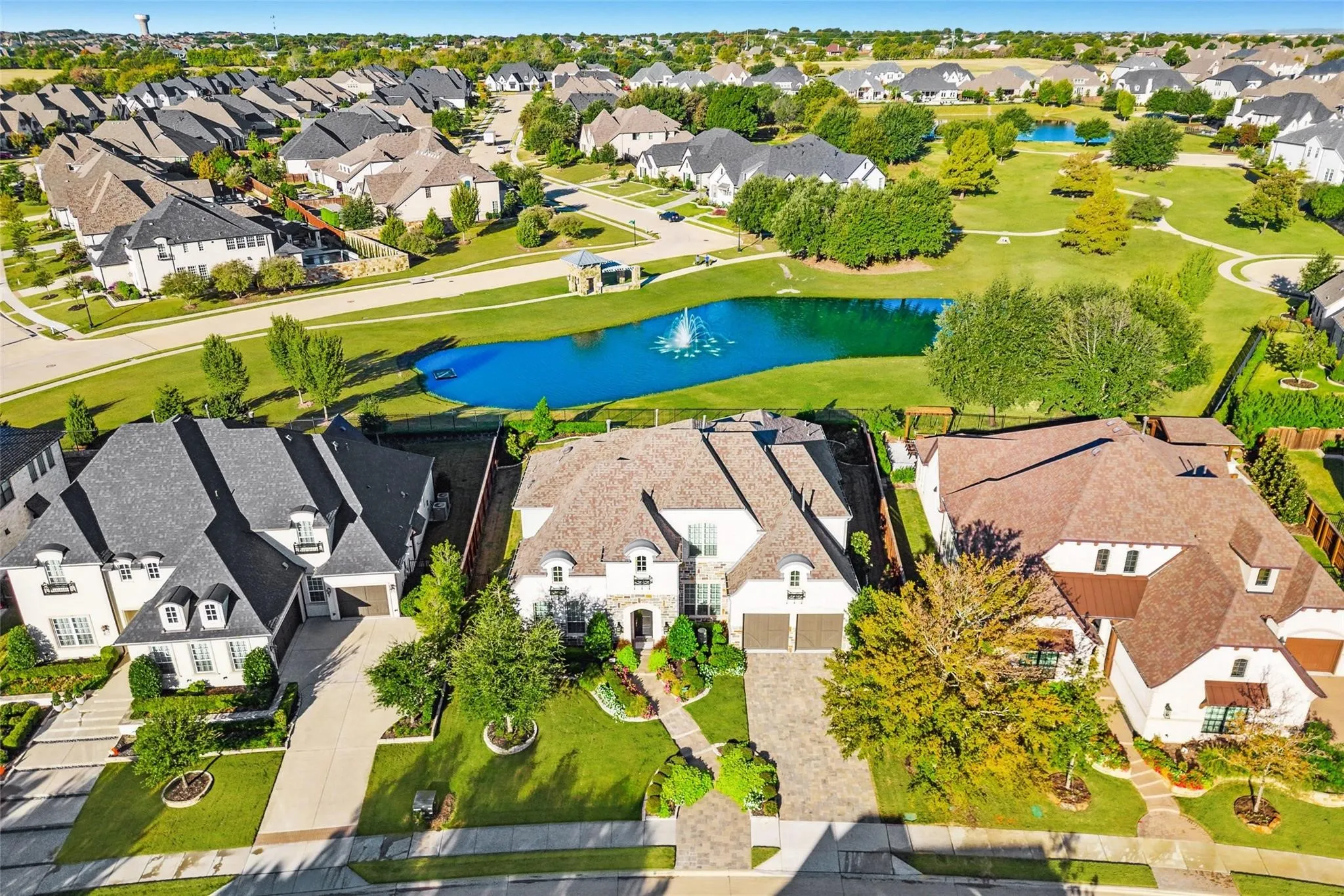 Single Family Residence For Sale in Collin County , 641 Country Brook Lane, Prosper, Texas 75078, 5 Bedroom, 6 Bathroom, 3 Garage spaces, 4,665 Sqft, built in 2017, mls#21412409, Real Estate Agent in Prosper, Homes For Sale in Collin county, Homes For Sale in Prosper, Realtor in Prosper Texas, Real Estate Brokerage Independent Realty Texas, Luminita Cordes Realtor