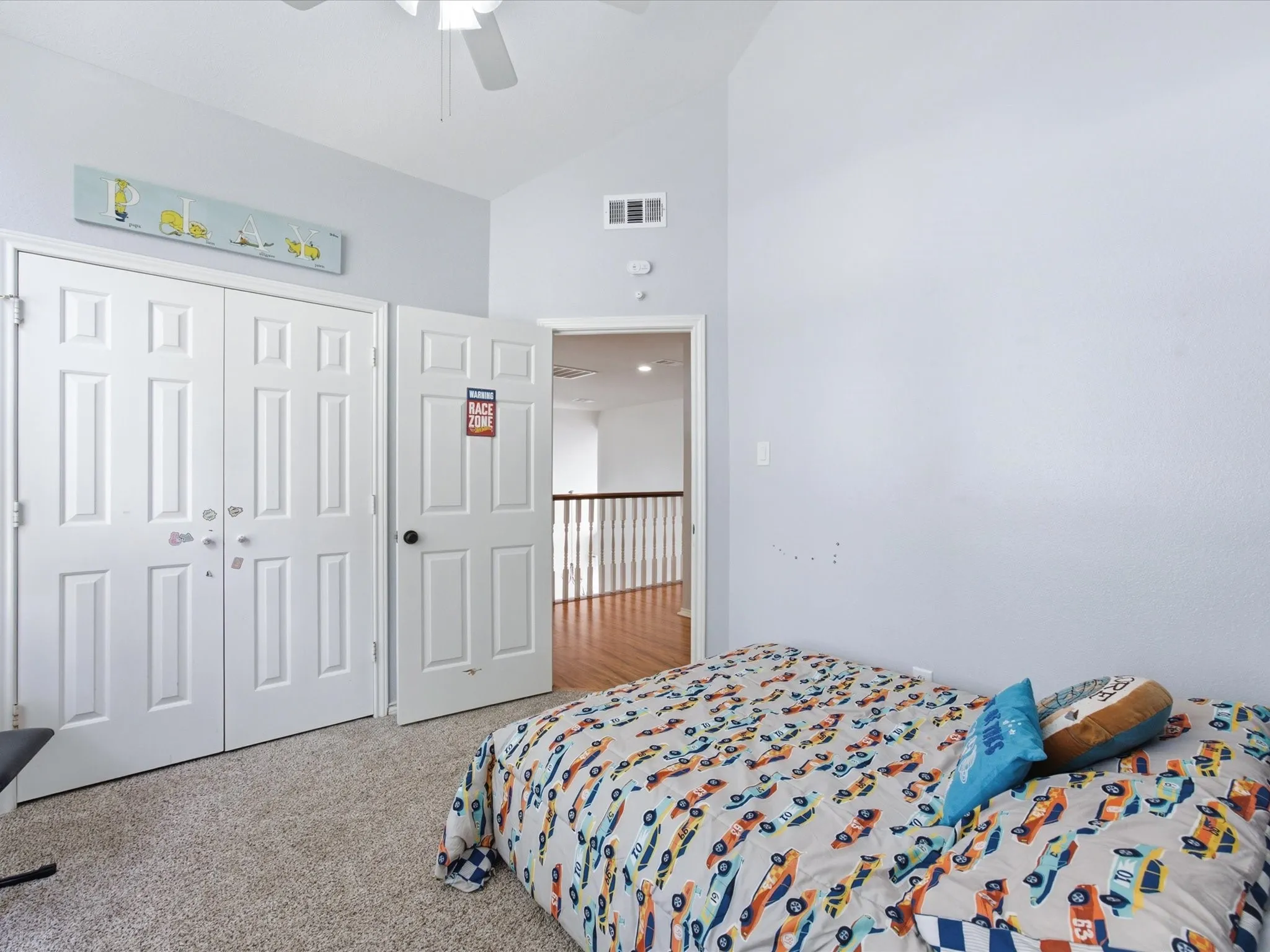 Single Family Residence For Sale in Rockwall County , 1601 N Hills Drive, Rockwall, Texas 75087, 4 Bedroom, 3 Bathroom, 2 Garage spaces, 2,579 Sqft, built in 1988, mls#21412467, Real Estate Agent in Rockwall, Homes For Sale in Rockwall county, Homes For Sale in Rockwall, Realtor in Rockwall Texas, Real Estate Brokerage Independent Realty Texas, Luminita Cordes Realtor