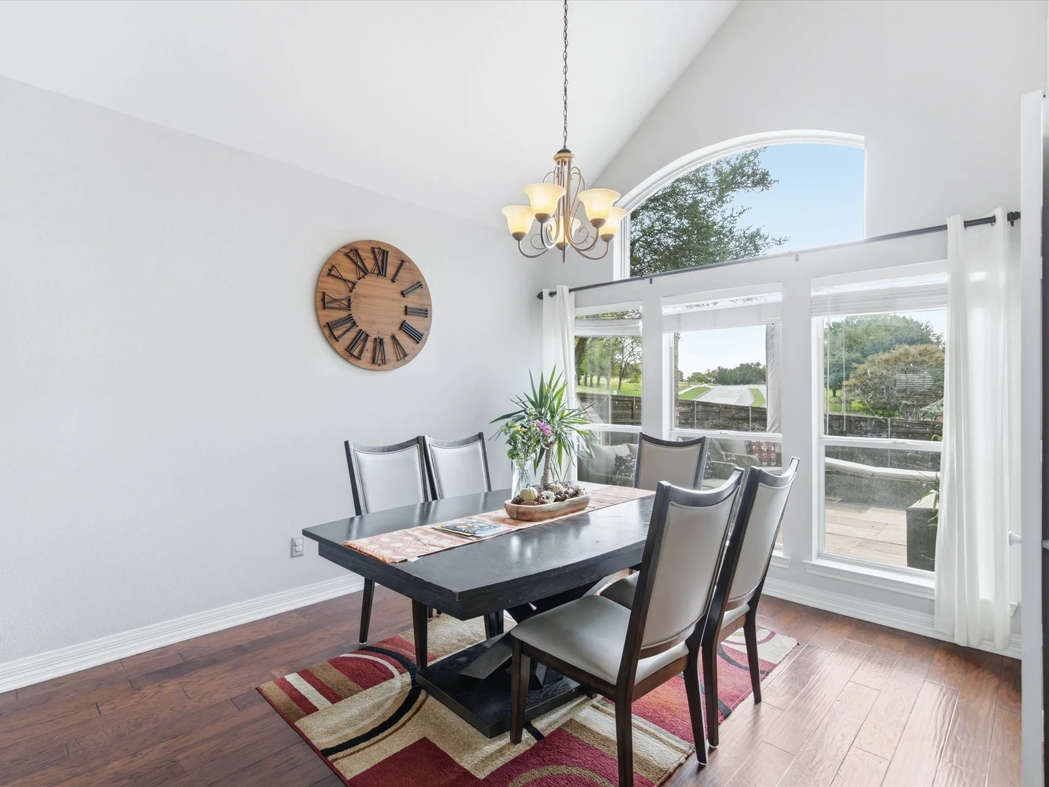 Single Family Residence For Sale in Rockwall County , 1601 N Hills Drive, Rockwall, Texas 75087, 4 Bedroom, 3 Bathroom, 2 Garage spaces, 2,579 Sqft, built in 1988, mls#21412467, Real Estate Agent in Rockwall, Homes For Sale in Rockwall county, Homes For Sale in Rockwall, Realtor in Rockwall Texas, Real Estate Brokerage Independent Realty Texas, Luminita Cordes Realtor