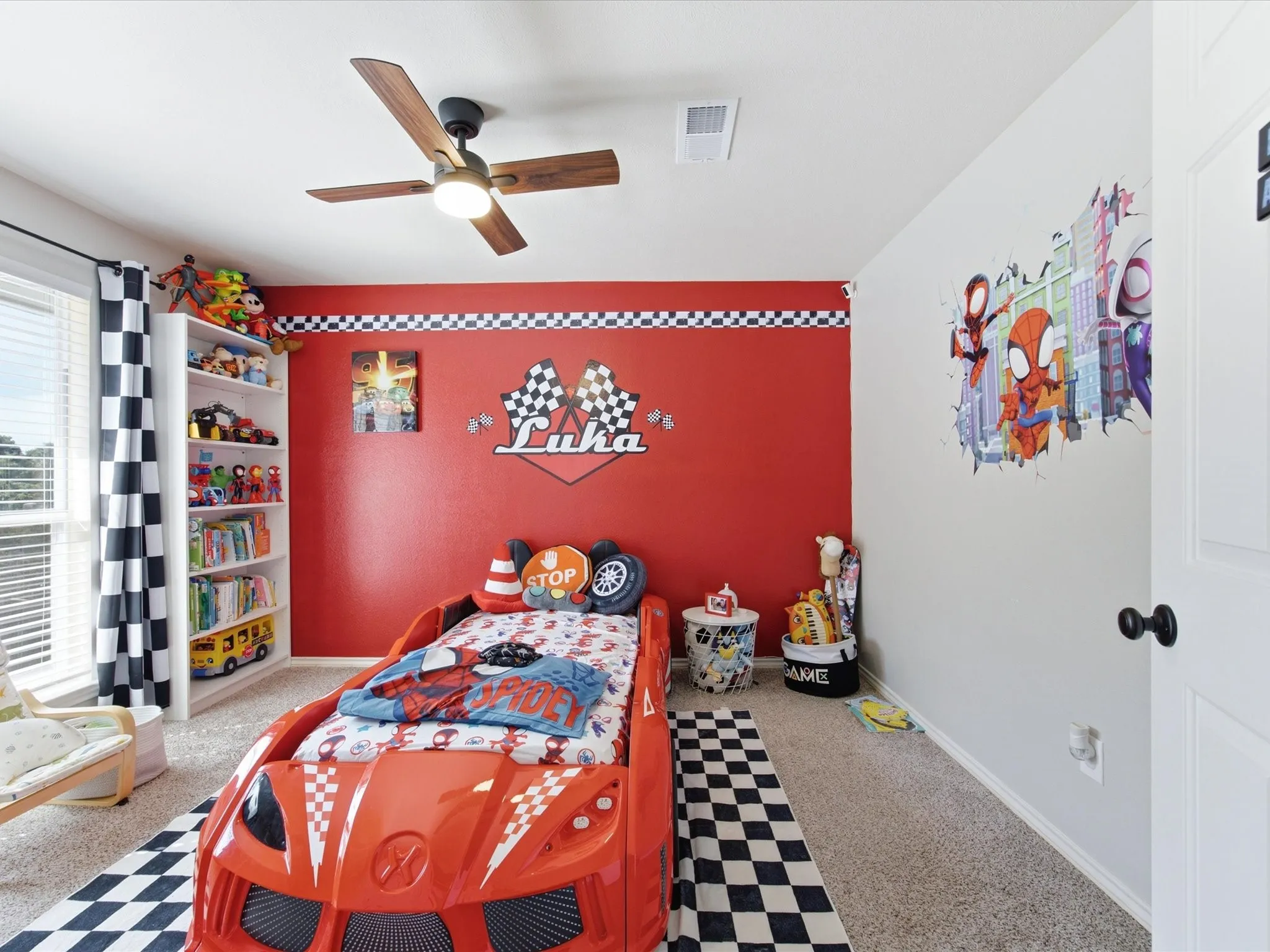 Single Family Residence For Sale in Rockwall County , 1601 N Hills Drive, Rockwall, Texas 75087, 4 Bedroom, 3 Bathroom, 2 Garage spaces, 2,579 Sqft, built in 1988, mls#21412467, Real Estate Agent in Rockwall, Homes For Sale in Rockwall county, Homes For Sale in Rockwall, Realtor in Rockwall Texas, Real Estate Brokerage Independent Realty Texas, Luminita Cordes Realtor