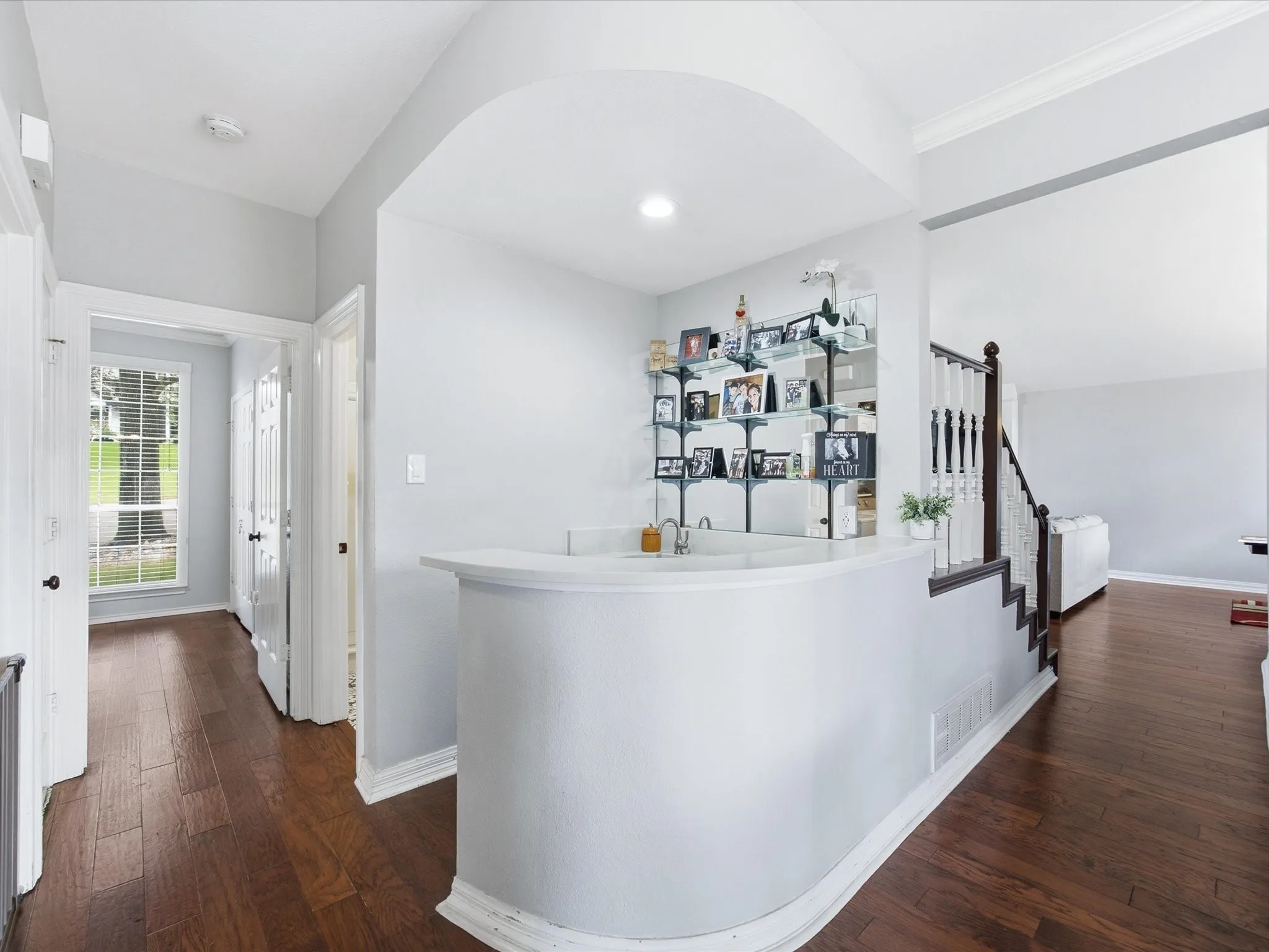 Single Family Residence For Sale in Rockwall County , 1601 N Hills Drive, Rockwall, Texas 75087, 4 Bedroom, 3 Bathroom, 2 Garage spaces, 2,579 Sqft, built in 1988, mls#21412467, Real Estate Agent in Rockwall, Homes For Sale in Rockwall county, Homes For Sale in Rockwall, Realtor in Rockwall Texas, Real Estate Brokerage Independent Realty Texas, Luminita Cordes Realtor