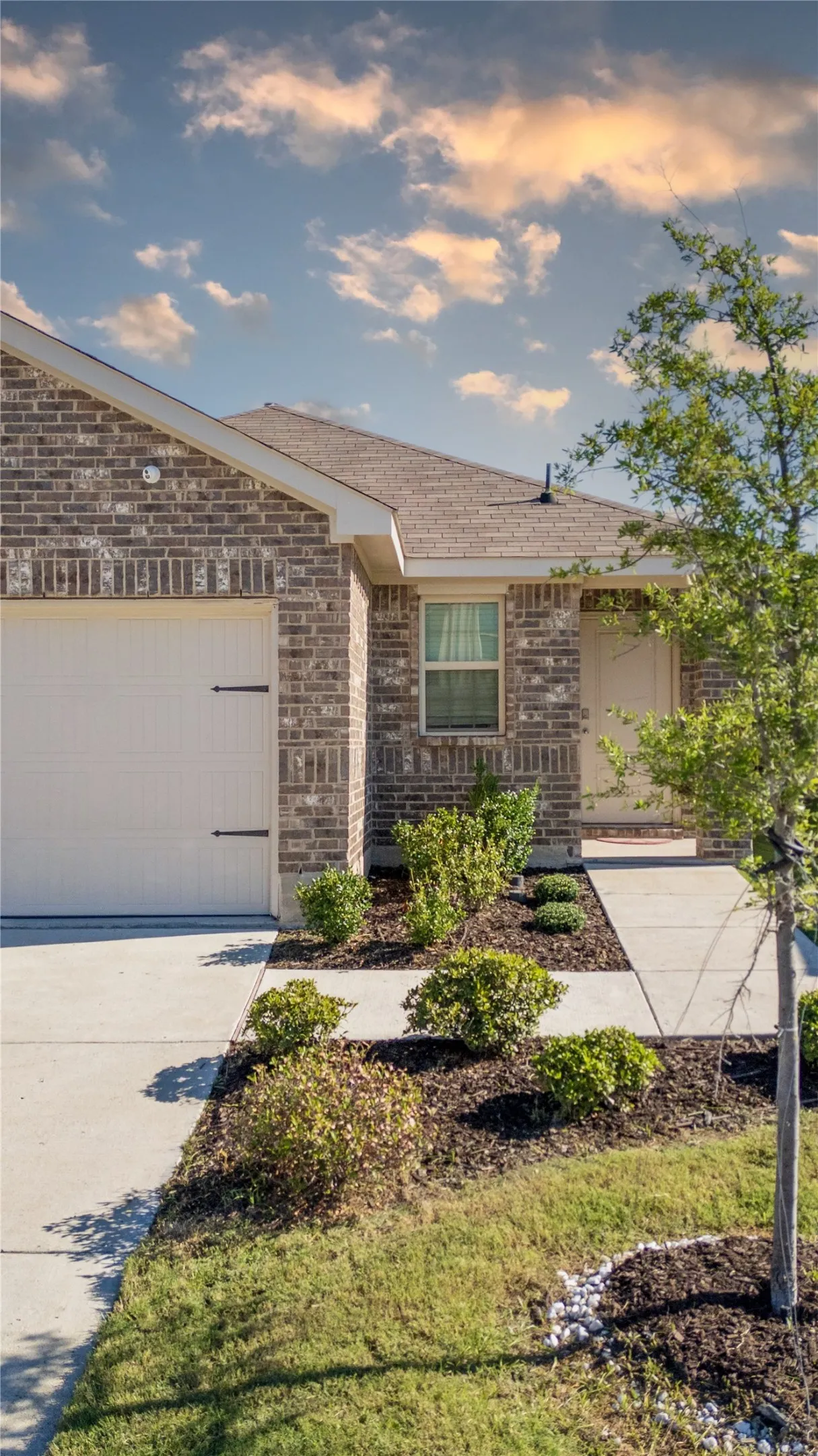 Single Family Residence For Sale in Kaufman County , 1526 Dilley Lane, Forney, Texas 75126, 3 Bedroom, 2 Bathroom, 2 Garage spaces, 1,488 Sqft, built in 2023, mls#21411107, Real Estate Agent in Forney, Homes For Sale in Kaufman county, Homes For Sale in Forney, Realtor in Forney Texas, Real Estate Brokerage Independent Realty Texas, Luminita Cordes Realtor