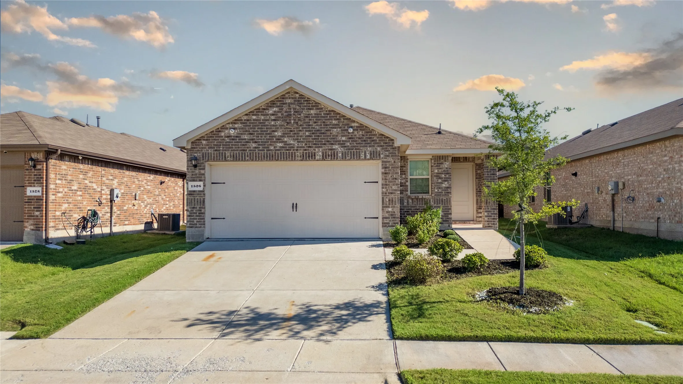 Single Family Residence For Sale in Kaufman County , 1526 Dilley Lane, Forney, Texas 75126, 3 Bedroom, 2 Bathroom, 2 Garage spaces, 1,488 Sqft, built in 2023, mls#21411107, Real Estate Agent in Forney, Homes For Sale in Kaufman county, Homes For Sale in Forney, Realtor in Forney Texas, Real Estate Brokerage Independent Realty Texas, Luminita Cordes Realtor