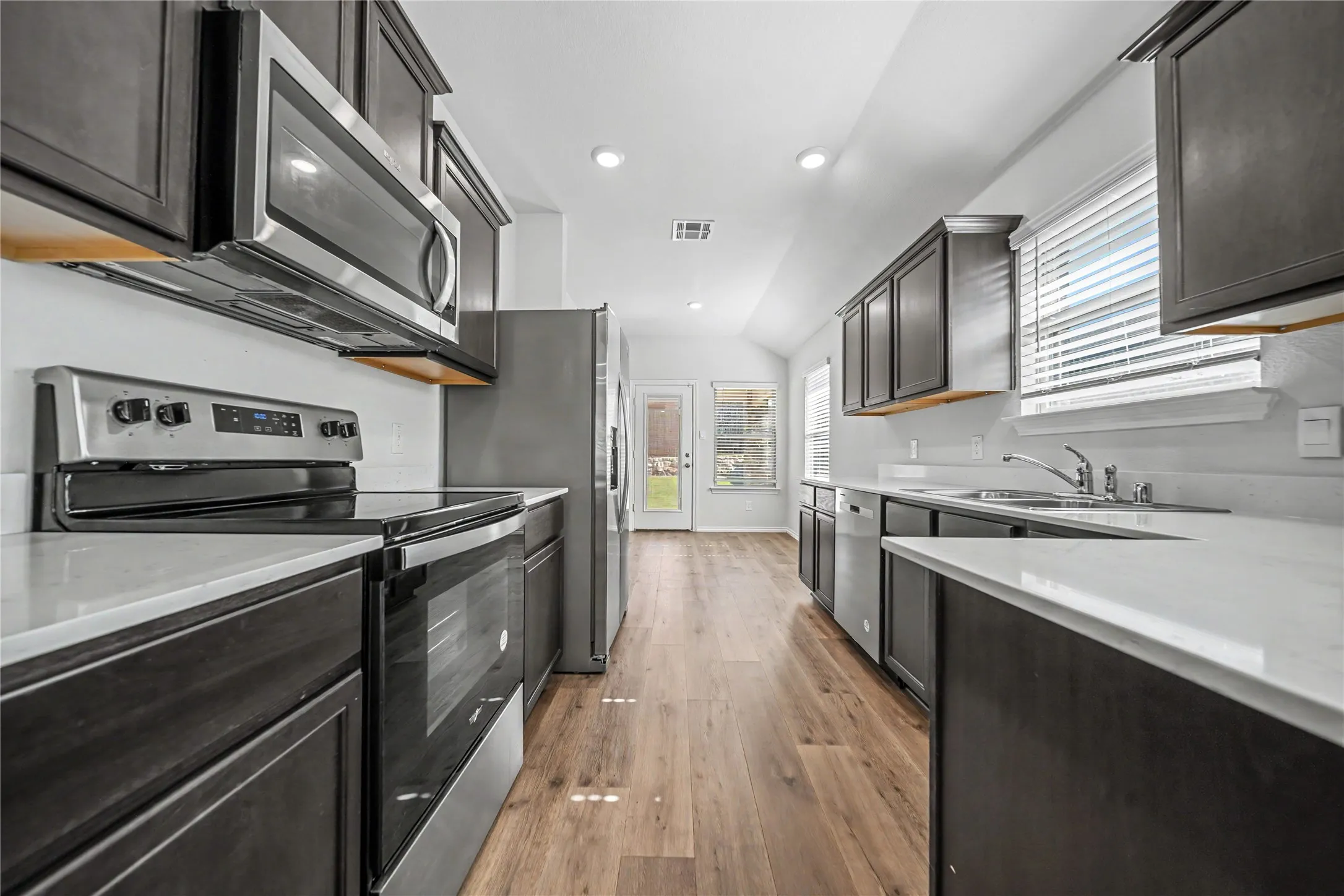 Single Family Residence For Sale in Kaufman County , 1526 Dilley Lane, Forney, Texas 75126, 3 Bedroom, 2 Bathroom, 2 Garage spaces, 1,488 Sqft, built in 2023, mls#21411107, Real Estate Agent in Forney, Homes For Sale in Kaufman county, Homes For Sale in Forney, Realtor in Forney Texas, Real Estate Brokerage Independent Realty Texas, Luminita Cordes Realtor