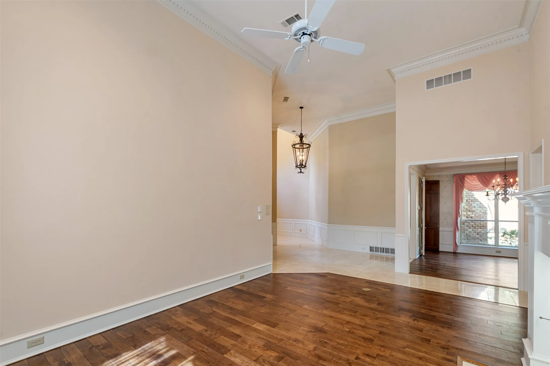 Single Family Residence For Sale in Collin County , 3301 Terry Drive, Plano, Texas 75023, 5 Bedroom, 5 Bathroom, 3 Garage spaces, 4,099 Sqft, built in 1987, mls#21410908, Real Estate Agent in Plano, Homes For Sale in Collin county, Homes For Sale in Plano, Realtor in Plano Texas, Real Estate Brokerage Independent Realty Texas, Luminita Cordes Realtor