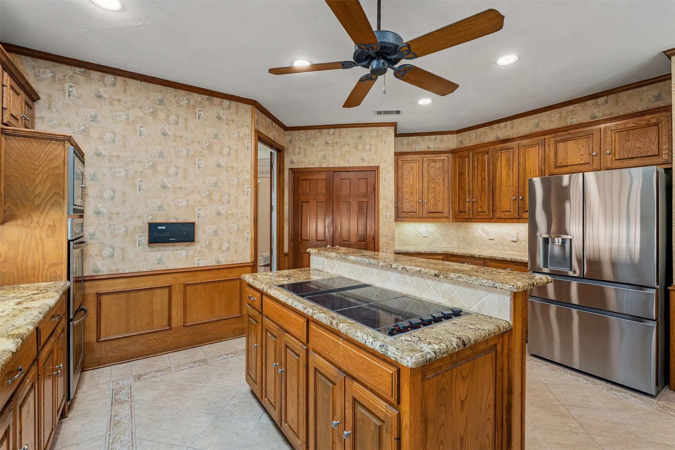 Single Family Residence For Sale in Collin County , 3301 Terry Drive, Plano, Texas 75023, 5 Bedroom, 5 Bathroom, 3 Garage spaces, 4,099 Sqft, built in 1987, mls#21410908, Real Estate Agent in Plano, Homes For Sale in Collin county, Homes For Sale in Plano, Realtor in Plano Texas, Real Estate Brokerage Independent Realty Texas, Luminita Cordes Realtor