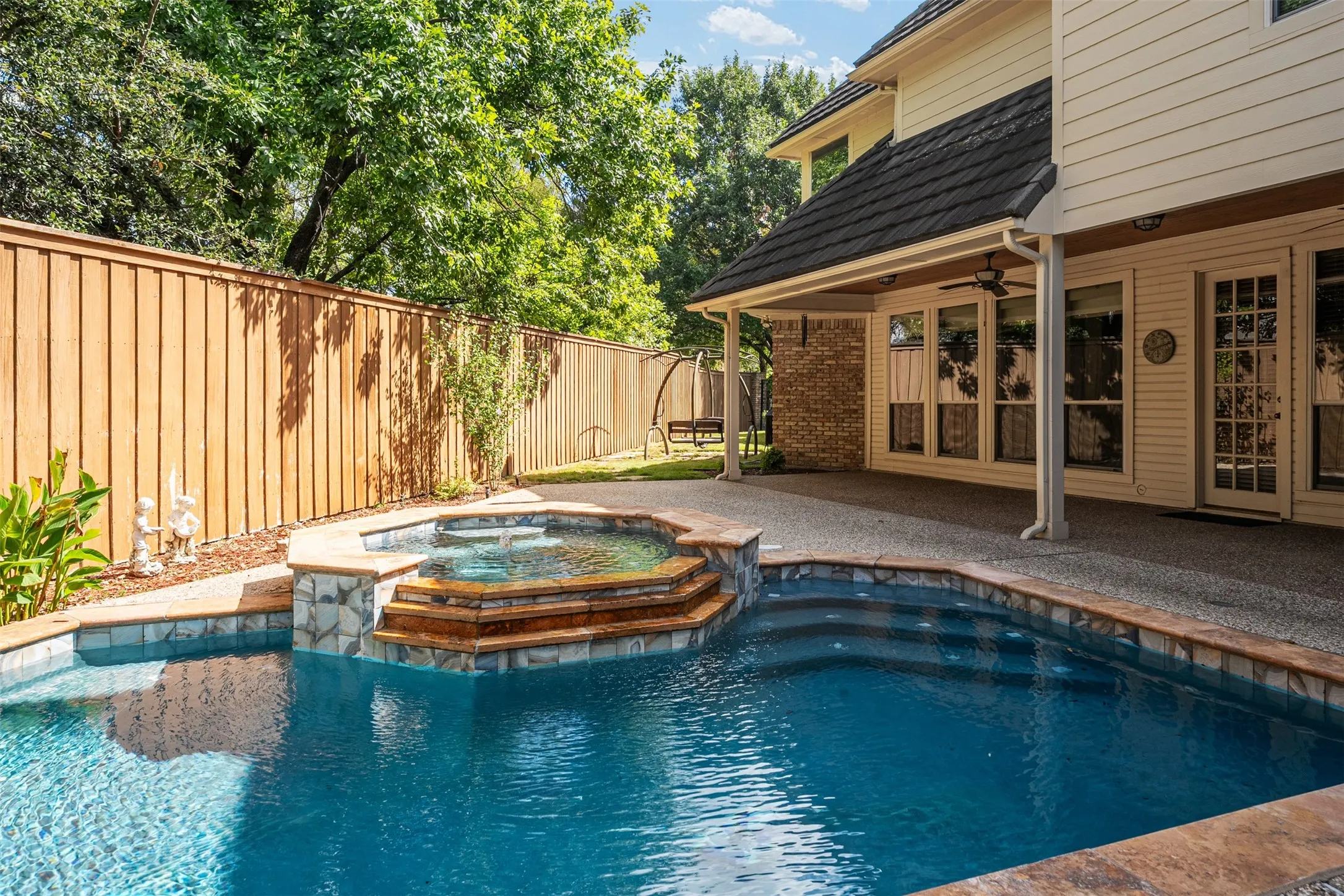 Single Family Residence For Sale in Collin County , 3301 Terry Drive, Plano, Texas 75023, 5 Bedroom, 5 Bathroom, 3 Garage spaces, 4,099 Sqft, built in 1987, mls#21410908, Real Estate Agent in Plano, Homes For Sale in Collin county, Homes For Sale in Plano, Realtor in Plano Texas, Real Estate Brokerage Independent Realty Texas, Luminita Cordes Realtor