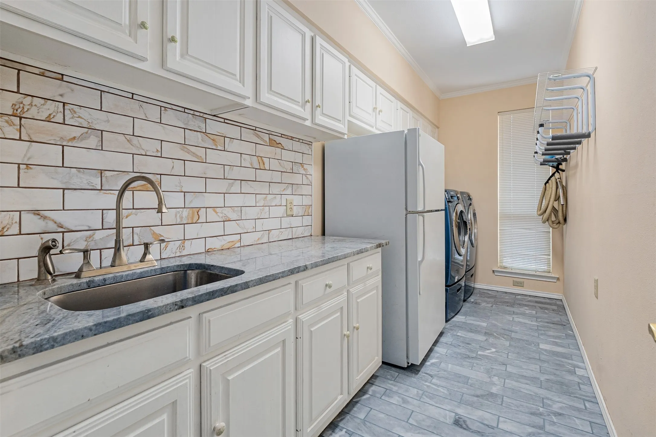 Single Family Residence For Sale in Collin County , 3301 Terry Drive, Plano, Texas 75023, 5 Bedroom, 5 Bathroom, 3 Garage spaces, 4,099 Sqft, built in 1987, mls#21410908, Real Estate Agent in Plano, Homes For Sale in Collin county, Homes For Sale in Plano, Realtor in Plano Texas, Real Estate Brokerage Independent Realty Texas, Luminita Cordes Realtor