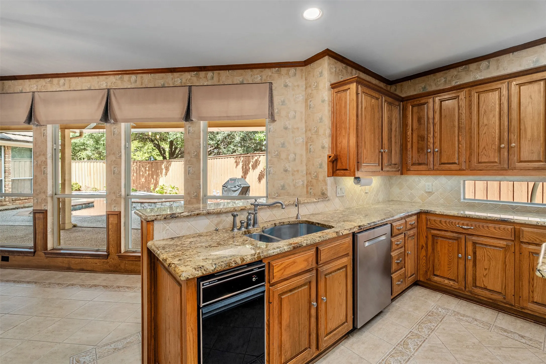 Single Family Residence For Sale in Collin County , 3301 Terry Drive, Plano, Texas 75023, 5 Bedroom, 5 Bathroom, 3 Garage spaces, 4,099 Sqft, built in 1987, mls#21410908, Real Estate Agent in Plano, Homes For Sale in Collin county, Homes For Sale in Plano, Realtor in Plano Texas, Real Estate Brokerage Independent Realty Texas, Luminita Cordes Realtor