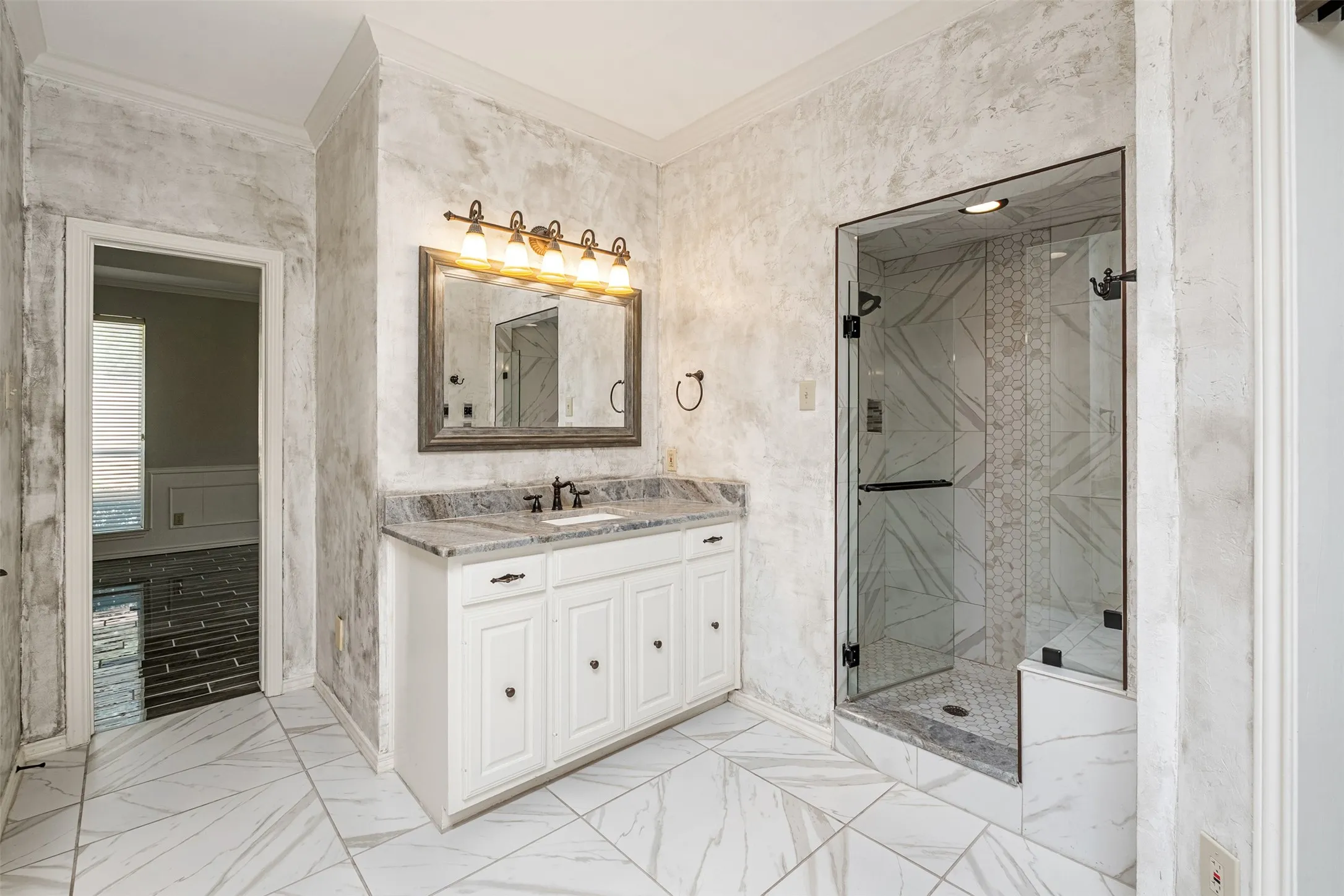 Single Family Residence For Sale in Collin County , 3301 Terry Drive, Plano, Texas 75023, 5 Bedroom, 5 Bathroom, 3 Garage spaces, 4,099 Sqft, built in 1987, mls#21410908, Real Estate Agent in Plano, Homes For Sale in Collin county, Homes For Sale in Plano, Realtor in Plano Texas, Real Estate Brokerage Independent Realty Texas, Luminita Cordes Realtor