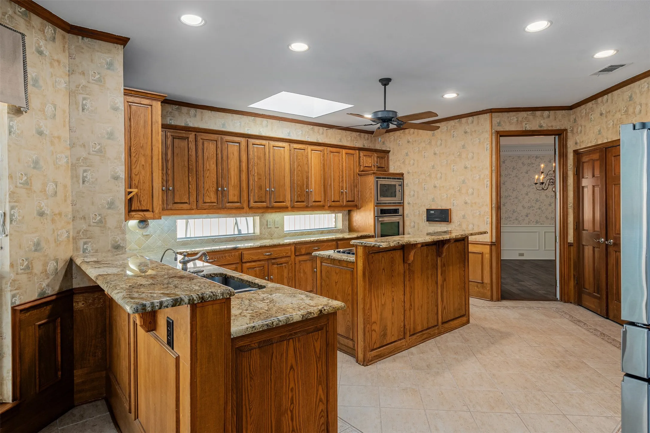 Single Family Residence For Sale in Collin County , 3301 Terry Drive, Plano, Texas 75023, 5 Bedroom, 5 Bathroom, 3 Garage spaces, 4,099 Sqft, built in 1987, mls#21410908, Real Estate Agent in Plano, Homes For Sale in Collin county, Homes For Sale in Plano, Realtor in Plano Texas, Real Estate Brokerage Independent Realty Texas, Luminita Cordes Realtor