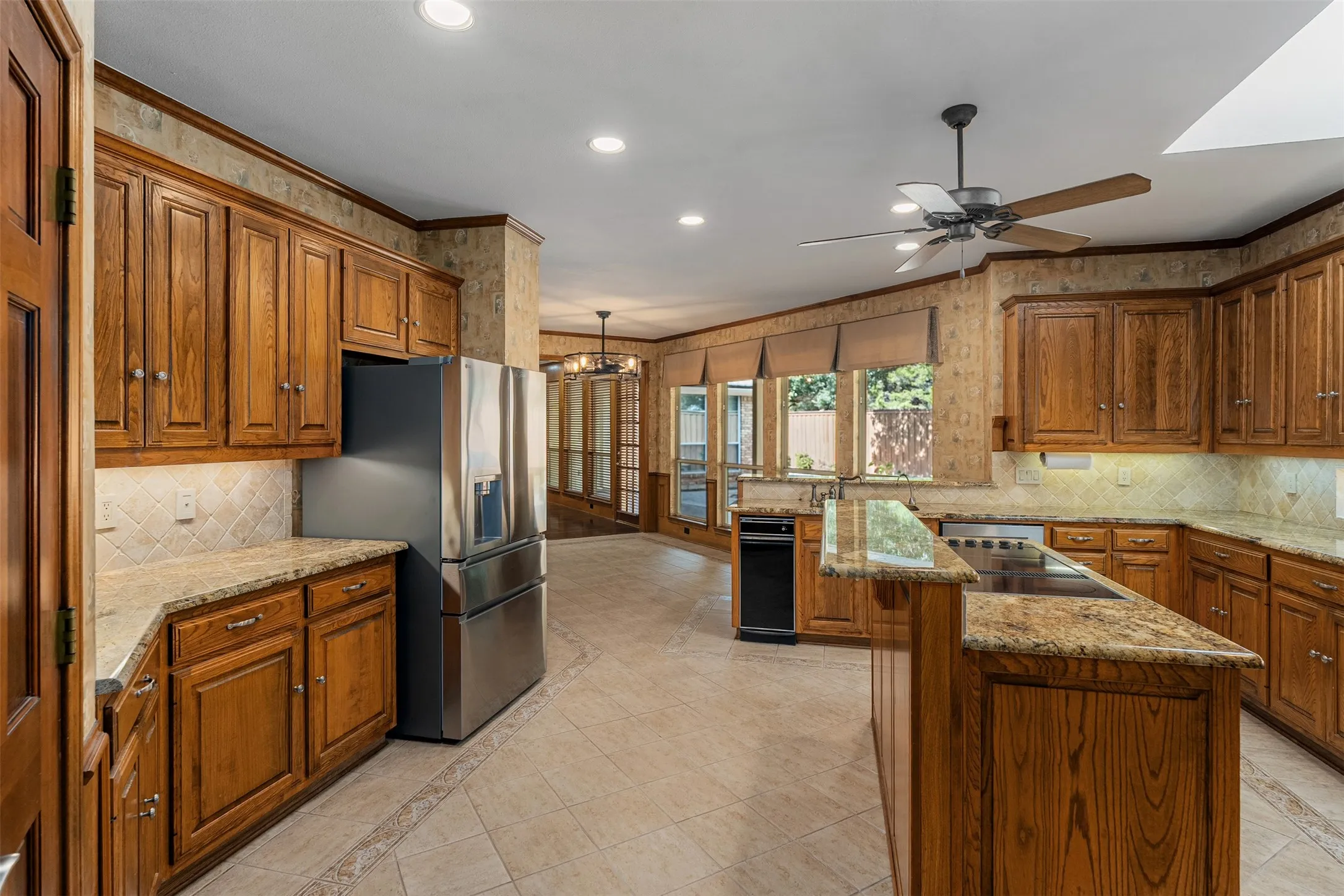 Single Family Residence For Sale in Collin County , 3301 Terry Drive, Plano, Texas 75023, 5 Bedroom, 5 Bathroom, 3 Garage spaces, 4,099 Sqft, built in 1987, mls#21410908, Real Estate Agent in Plano, Homes For Sale in Collin county, Homes For Sale in Plano, Realtor in Plano Texas, Real Estate Brokerage Independent Realty Texas, Luminita Cordes Realtor