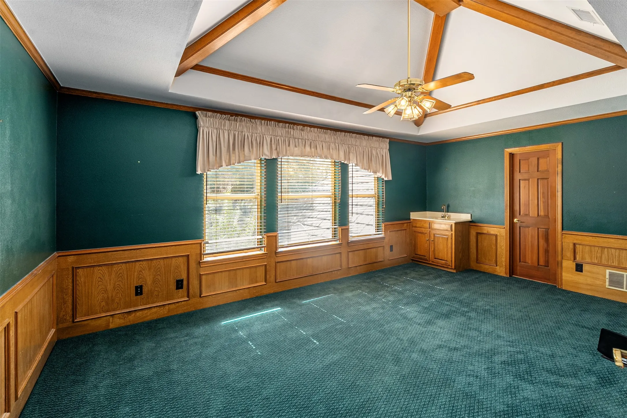 Single Family Residence For Sale in Collin County , 3301 Terry Drive, Plano, Texas 75023, 5 Bedroom, 5 Bathroom, 3 Garage spaces, 4,099 Sqft, built in 1987, mls#21410908, Real Estate Agent in Plano, Homes For Sale in Collin county, Homes For Sale in Plano, Realtor in Plano Texas, Real Estate Brokerage Independent Realty Texas, Luminita Cordes Realtor