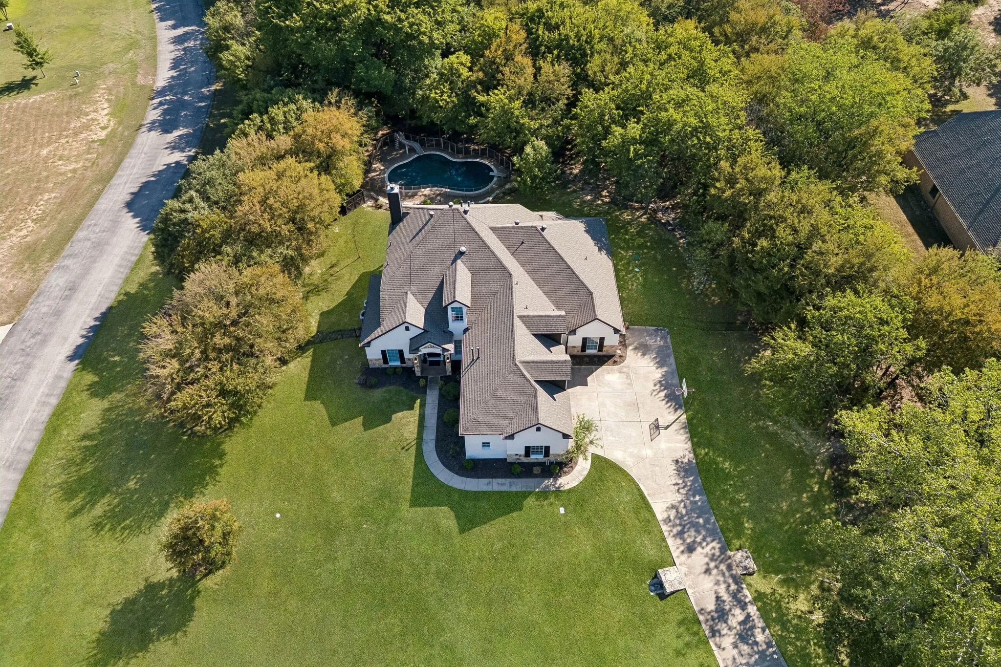 Single Family Residence For Sale in Parker County , 101 Deer Crossing Way, Azle, Texas 76020, 6 Bedroom, 4 Bathroom, 3 Garage spaces, 4,065 Sqft, built in 2006, mls#21412441, Real Estate Agent in Azle, Homes For Sale in Parker county, Homes For Sale in Azle, Realtor in Azle Texas, Real Estate Brokerage Independent Realty Texas, Luminita Cordes Realtor