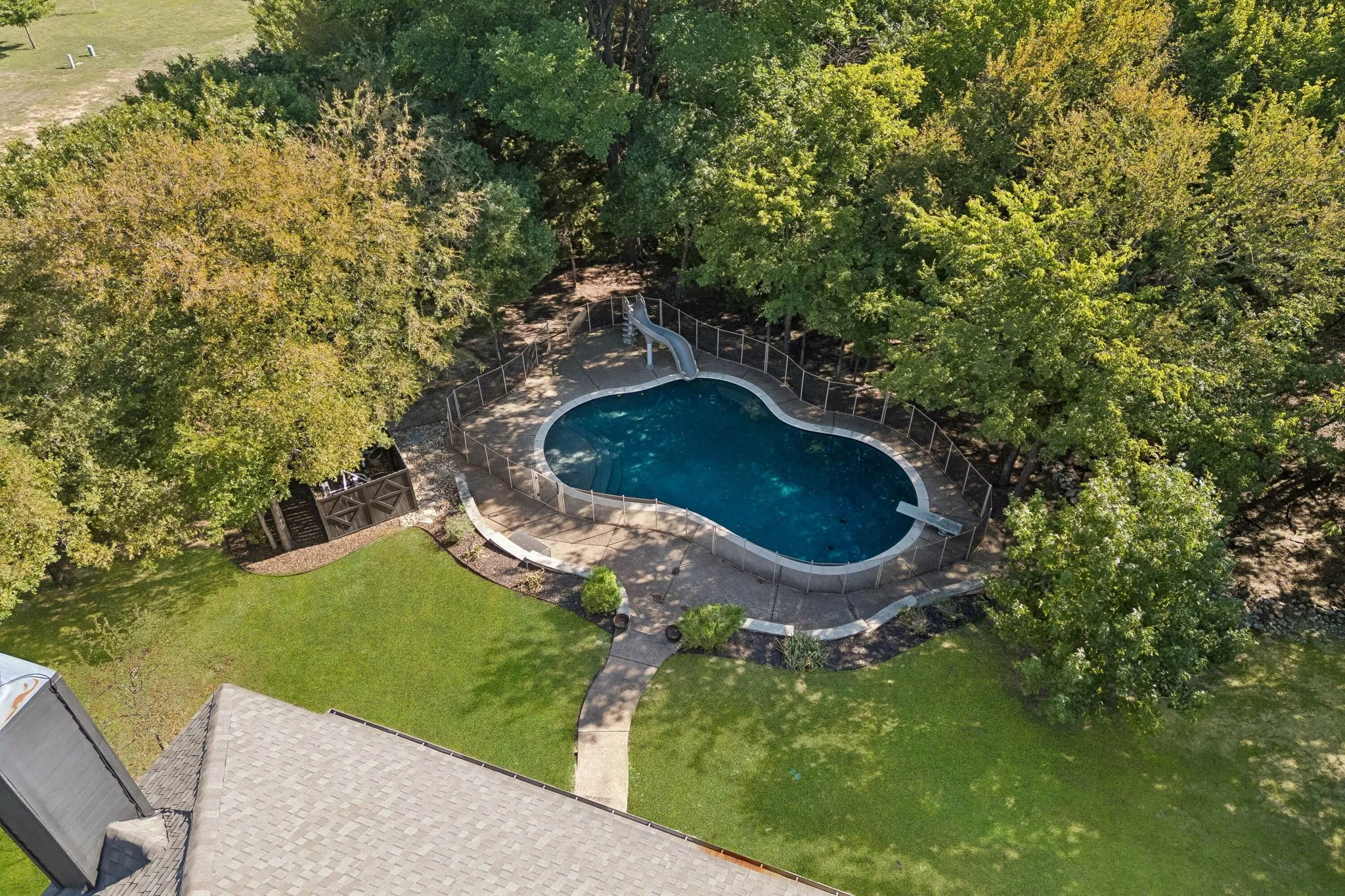 Single Family Residence For Sale in Parker County , 101 Deer Crossing Way, Azle, Texas 76020, 6 Bedroom, 4 Bathroom, 3 Garage spaces, 4,065 Sqft, built in 2006, mls#21412441, Real Estate Agent in Azle, Homes For Sale in Parker county, Homes For Sale in Azle, Realtor in Azle Texas, Real Estate Brokerage Independent Realty Texas, Luminita Cordes Realtor