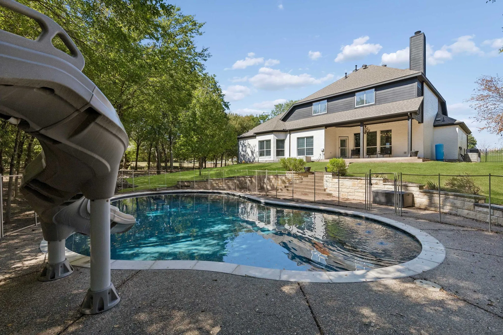 Single Family Residence For Sale in Parker County , 101 Deer Crossing Way, Azle, Texas 76020, 6 Bedroom, 4 Bathroom, 3 Garage spaces, 4,065 Sqft, built in 2006, mls#21412441, Real Estate Agent in Azle, Homes For Sale in Parker county, Homes For Sale in Azle, Realtor in Azle Texas, Real Estate Brokerage Independent Realty Texas, Luminita Cordes Realtor