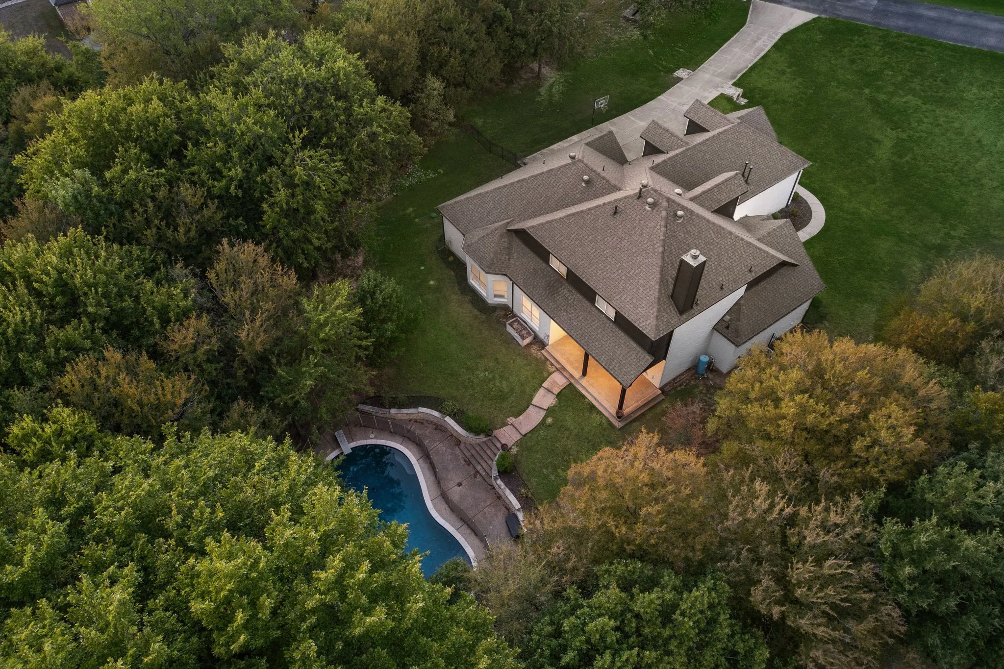Single Family Residence For Sale in Parker County , 101 Deer Crossing Way, Azle, Texas 76020, 6 Bedroom, 4 Bathroom, 3 Garage spaces, 4,065 Sqft, built in 2006, mls#21412441, Real Estate Agent in Azle, Homes For Sale in Parker county, Homes For Sale in Azle, Realtor in Azle Texas, Real Estate Brokerage Independent Realty Texas, Luminita Cordes Realtor