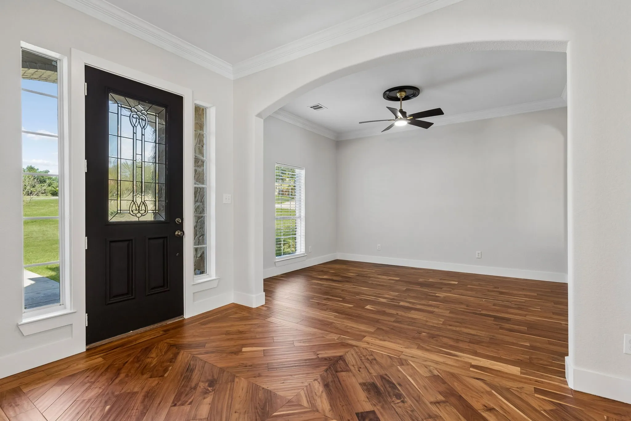 Single Family Residence For Sale in Parker County , 101 Deer Crossing Way, Azle, Texas 76020, 6 Bedroom, 4 Bathroom, 3 Garage spaces, 4,065 Sqft, built in 2006, mls#21412441, Real Estate Agent in Azle, Homes For Sale in Parker county, Homes For Sale in Azle, Realtor in Azle Texas, Real Estate Brokerage Independent Realty Texas, Luminita Cordes Realtor