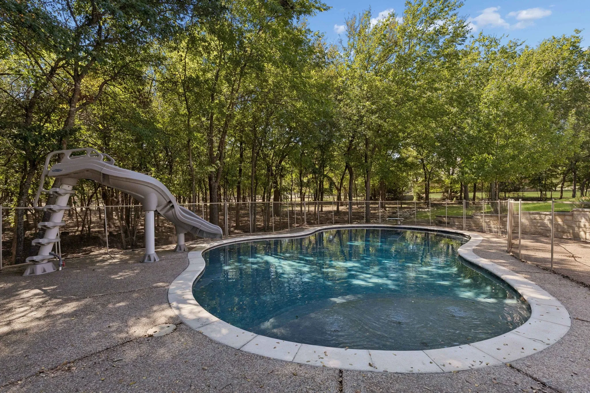 Single Family Residence For Sale in Parker County , 101 Deer Crossing Way, Azle, Texas 76020, 6 Bedroom, 4 Bathroom, 3 Garage spaces, 4,065 Sqft, built in 2006, mls#21412441, Real Estate Agent in Azle, Homes For Sale in Parker county, Homes For Sale in Azle, Realtor in Azle Texas, Real Estate Brokerage Independent Realty Texas, Luminita Cordes Realtor