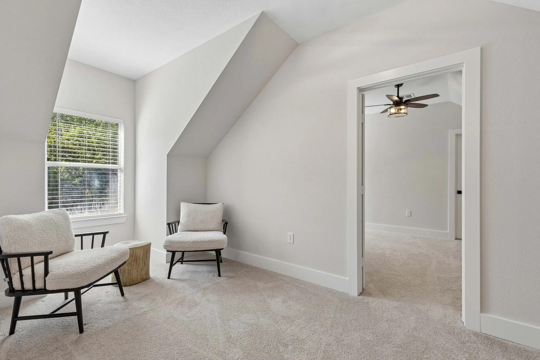 Single Family Residence For Sale in Parker County , 101 Deer Crossing Way, Azle, Texas 76020, 6 Bedroom, 4 Bathroom, 3 Garage spaces, 4,065 Sqft, built in 2006, mls#21412441, Real Estate Agent in Azle, Homes For Sale in Parker county, Homes For Sale in Azle, Realtor in Azle Texas, Real Estate Brokerage Independent Realty Texas, Luminita Cordes Realtor