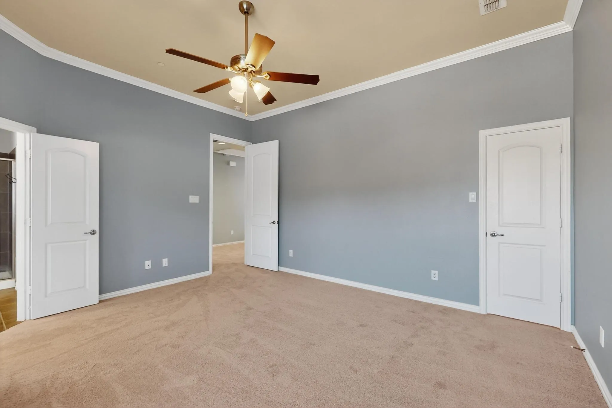Townhouse For Sale in Dallas County , 6106 Black Swan Circle, Garland, Texas 75044, 3 Bedroom, 3 Bathroom, 2 Garage spaces, 2,287 Sqft, built in 2013, mls#21403639, Real Estate Agent in Garland, Homes For Sale in Dallas county, Homes For Sale in Garland, Realtor in Garland Texas, Real Estate Brokerage Independent Realty Texas, Luminita Cordes Realtor