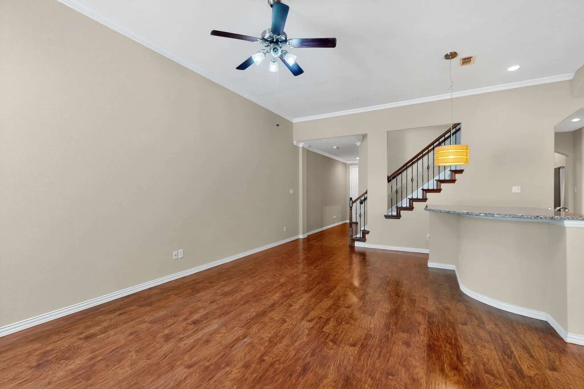 Townhouse For Sale in Dallas County , 6106 Black Swan Circle, Garland, Texas 75044, 3 Bedroom, 3 Bathroom, 2 Garage spaces, 2,287 Sqft, built in 2013, mls#21403639, Real Estate Agent in Garland, Homes For Sale in Dallas county, Homes For Sale in Garland, Realtor in Garland Texas, Real Estate Brokerage Independent Realty Texas, Luminita Cordes Realtor