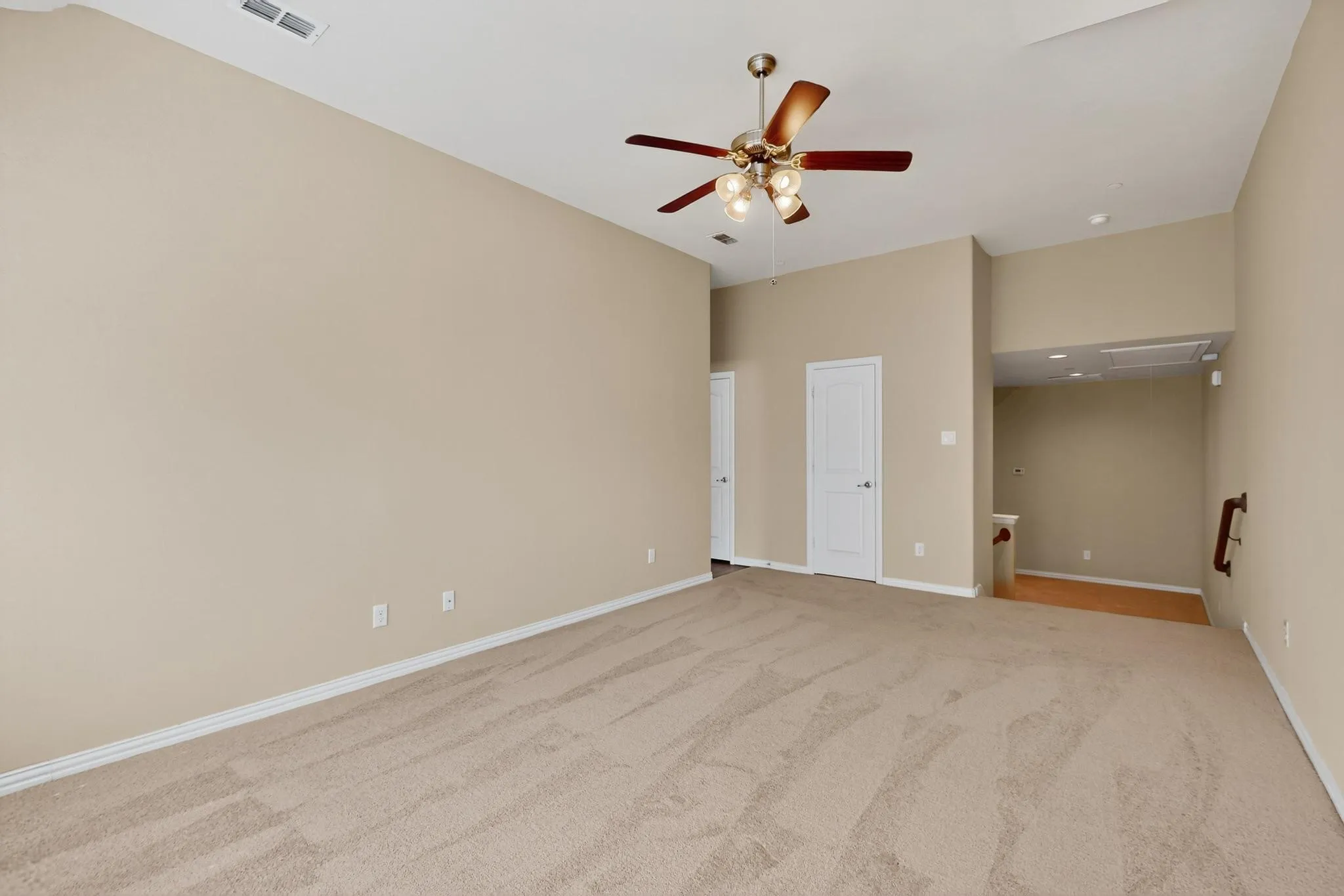 Townhouse For Sale in Dallas County , 6106 Black Swan Circle, Garland, Texas 75044, 3 Bedroom, 3 Bathroom, 2 Garage spaces, 2,287 Sqft, built in 2013, mls#21403639, Real Estate Agent in Garland, Homes For Sale in Dallas county, Homes For Sale in Garland, Realtor in Garland Texas, Real Estate Brokerage Independent Realty Texas, Luminita Cordes Realtor
