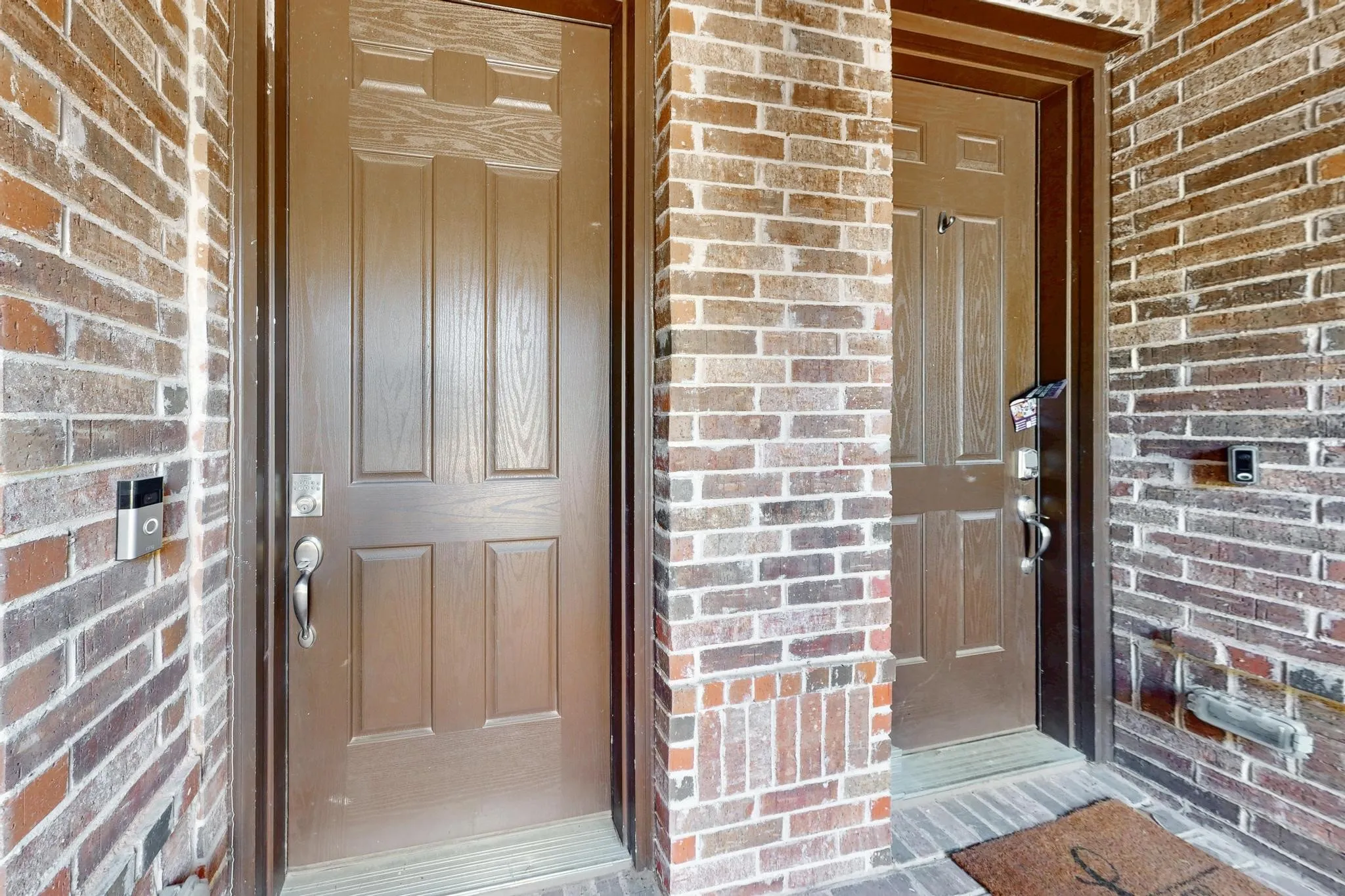 Townhouse For Sale in Dallas County , 6106 Black Swan Circle, Garland, Texas 75044, 3 Bedroom, 3 Bathroom, 2 Garage spaces, 2,287 Sqft, built in 2013, mls#21403639, Real Estate Agent in Garland, Homes For Sale in Dallas county, Homes For Sale in Garland, Realtor in Garland Texas, Real Estate Brokerage Independent Realty Texas, Luminita Cordes Realtor