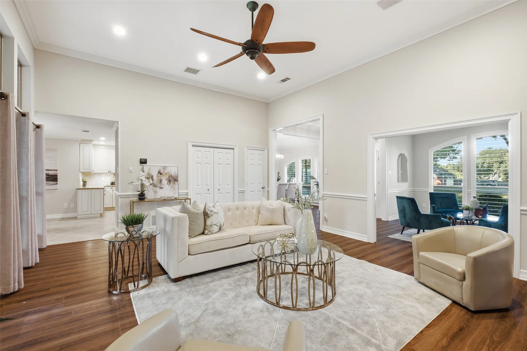 Effortless flow from the living room to the kitchen and front sitting room, ideal for entertaining.
