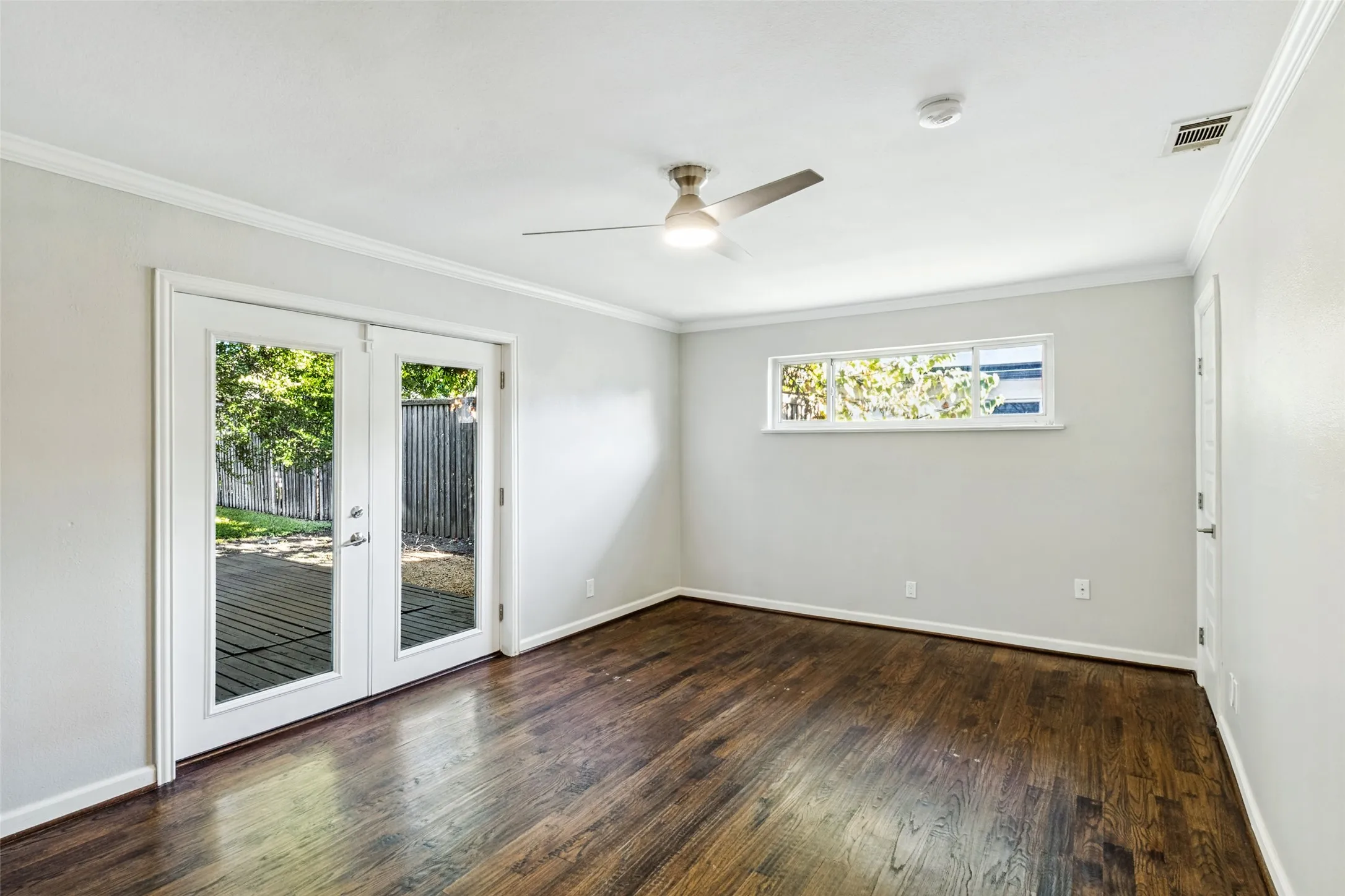 Single Family Residence For Sale in Dallas County , 9711 E Lake Highlands Drive, Dallas, Texas 75218, 3 Bedroom, 2 Bathroom, 2 Garage spaces, 1,450 Sqft, built in 1954, mls#21411309, Real Estate Agent in Dallas, Homes For Sale in Dallas county, Homes For Sale in Dallas, Realtor in Dallas Texas, Real Estate Brokerage Independent Realty Texas, Luminita Cordes Realtor