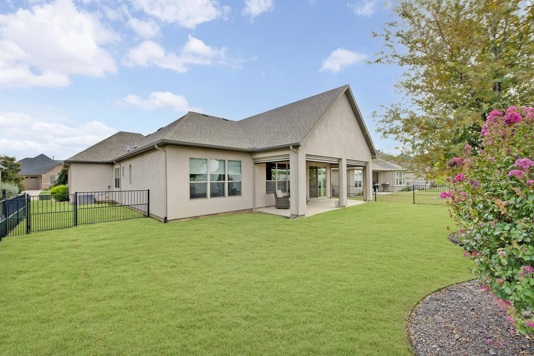 Single Family Residence For Sale in Denton County , 9728 Silver Rock Way, Denton, Texas 76207, 2 Bedroom, 2 Bathroom, 3 Garage spaces, 1,631 Sqft, built in 2021, mls#21410177, Real Estate Agent in Denton, Homes For Sale in Denton county, Homes For Sale in Denton, Realtor in Denton Texas, Real Estate Brokerage Independent Realty Texas, Luminita Cordes Realtor