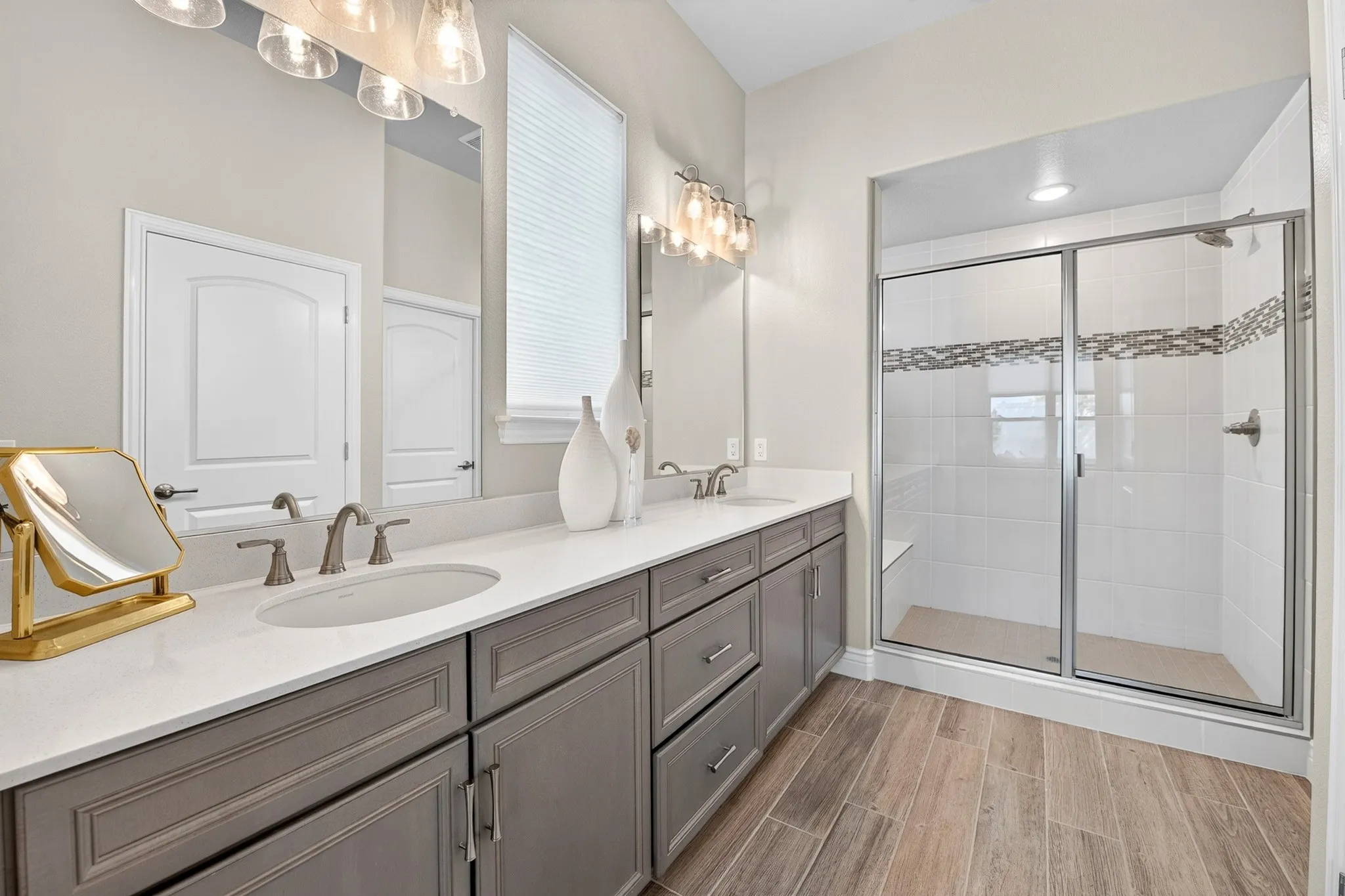 Single Family Residence For Sale in Denton County , 9728 Silver Rock Way, Denton, Texas 76207, 2 Bedroom, 2 Bathroom, 3 Garage spaces, 1,631 Sqft, built in 2021, mls#21410177, Real Estate Agent in Denton, Homes For Sale in Denton county, Homes For Sale in Denton, Realtor in Denton Texas, Real Estate Brokerage Independent Realty Texas, Luminita Cordes Realtor