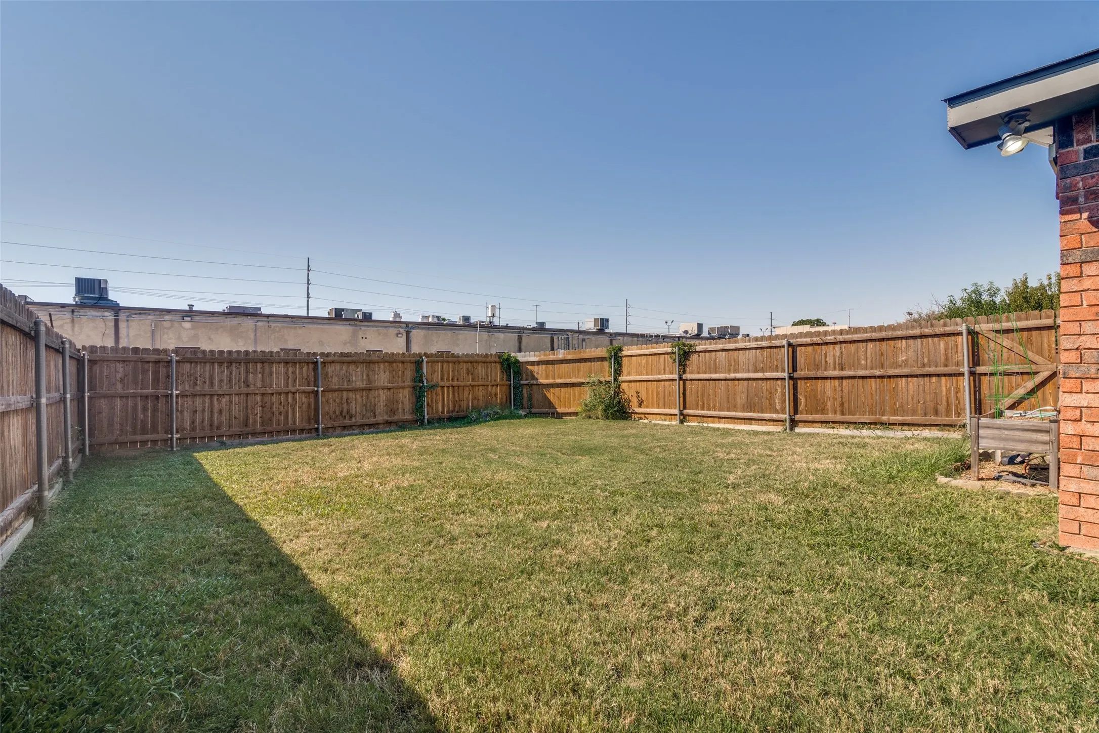 Single Family Residence For Sale in Dallas County , 3234 Embercrest Lane, Garland, Texas 75044, 3 Bedroom, 2 Bathroom, 2 Garage spaces, 1,591 Sqft, built in 1976, mls#21412452, Real Estate Agent in Garland, Homes For Sale in Dallas county, Homes For Sale in Garland, Realtor in Garland Texas, Real Estate Brokerage Independent Realty Texas, Luminita Cordes Realtor