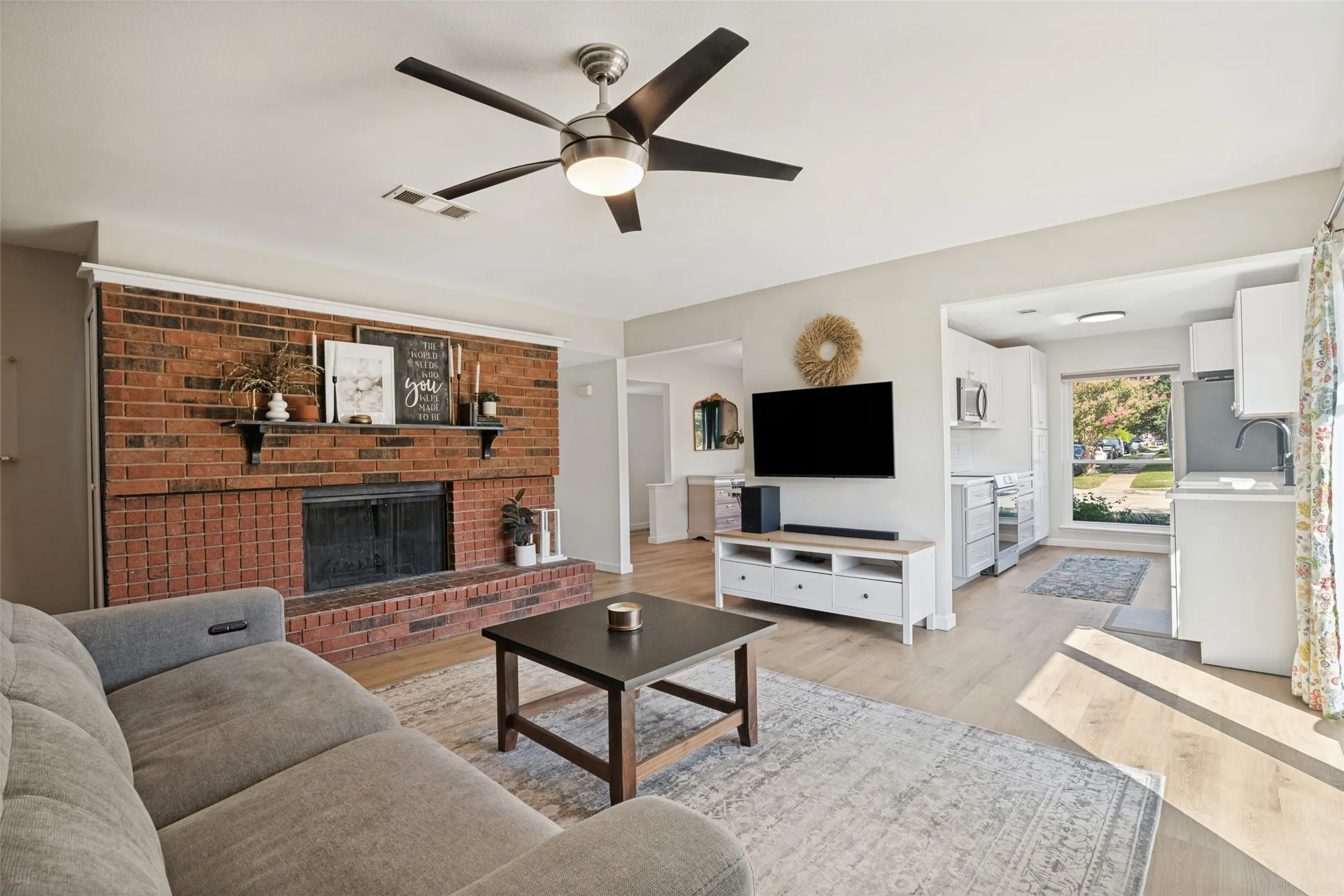 Single Family Residence For Sale in Dallas County , 3234 Embercrest Lane, Garland, Texas 75044, 3 Bedroom, 2 Bathroom, 2 Garage spaces, 1,591 Sqft, built in 1976, mls#21412452, Real Estate Agent in Garland, Homes For Sale in Dallas county, Homes For Sale in Garland, Realtor in Garland Texas, Real Estate Brokerage Independent Realty Texas, Luminita Cordes Realtor