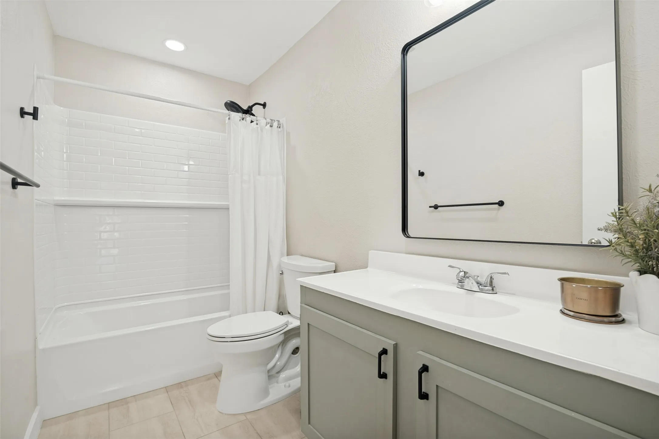 Single Family Residence For Sale in Dallas County , 3234 Embercrest Lane, Garland, Texas 75044, 3 Bedroom, 2 Bathroom, 2 Garage spaces, 1,591 Sqft, built in 1976, mls#21412452, Real Estate Agent in Garland, Homes For Sale in Dallas county, Homes For Sale in Garland, Realtor in Garland Texas, Real Estate Brokerage Independent Realty Texas, Luminita Cordes Realtor