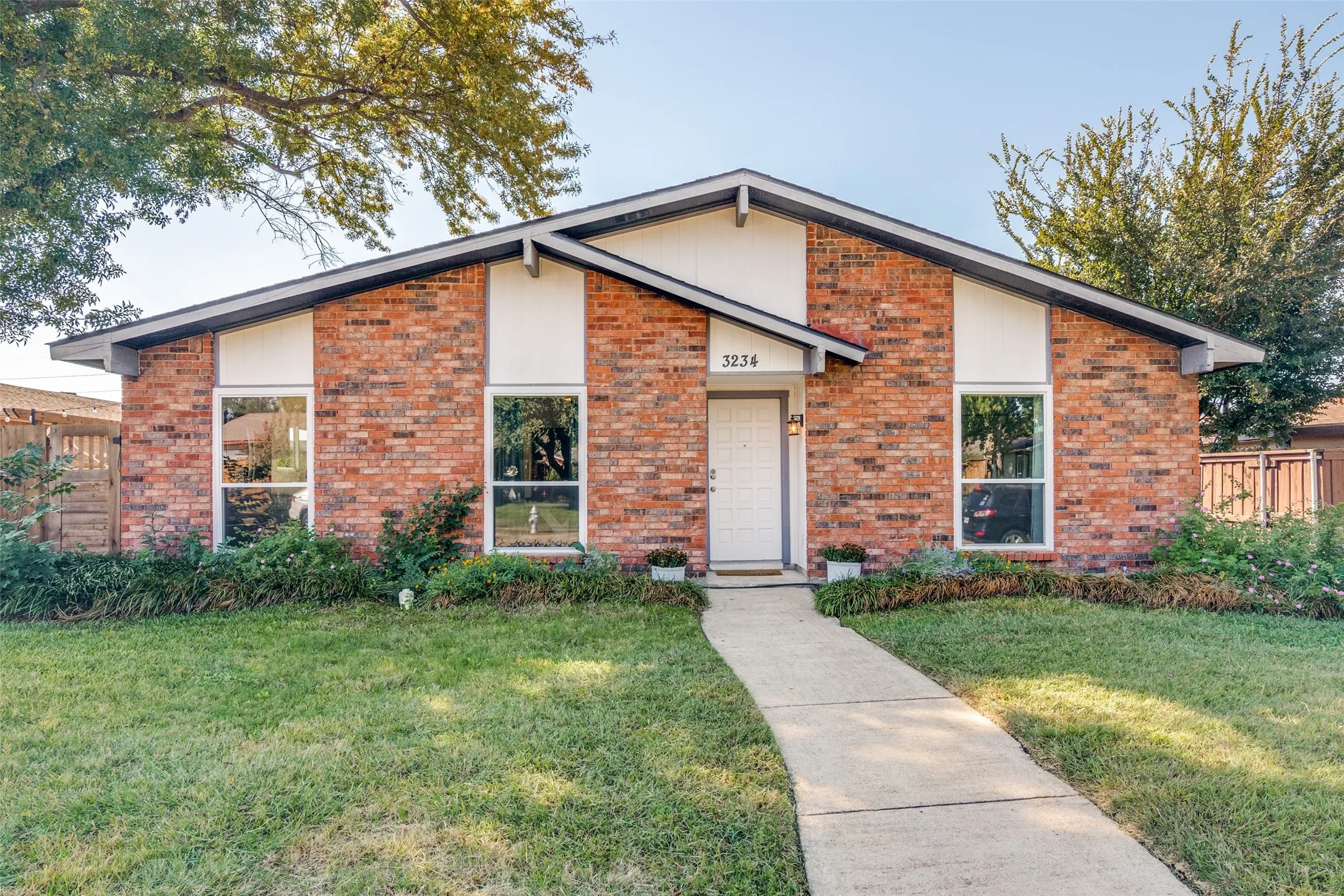 Single Family Residence For Sale