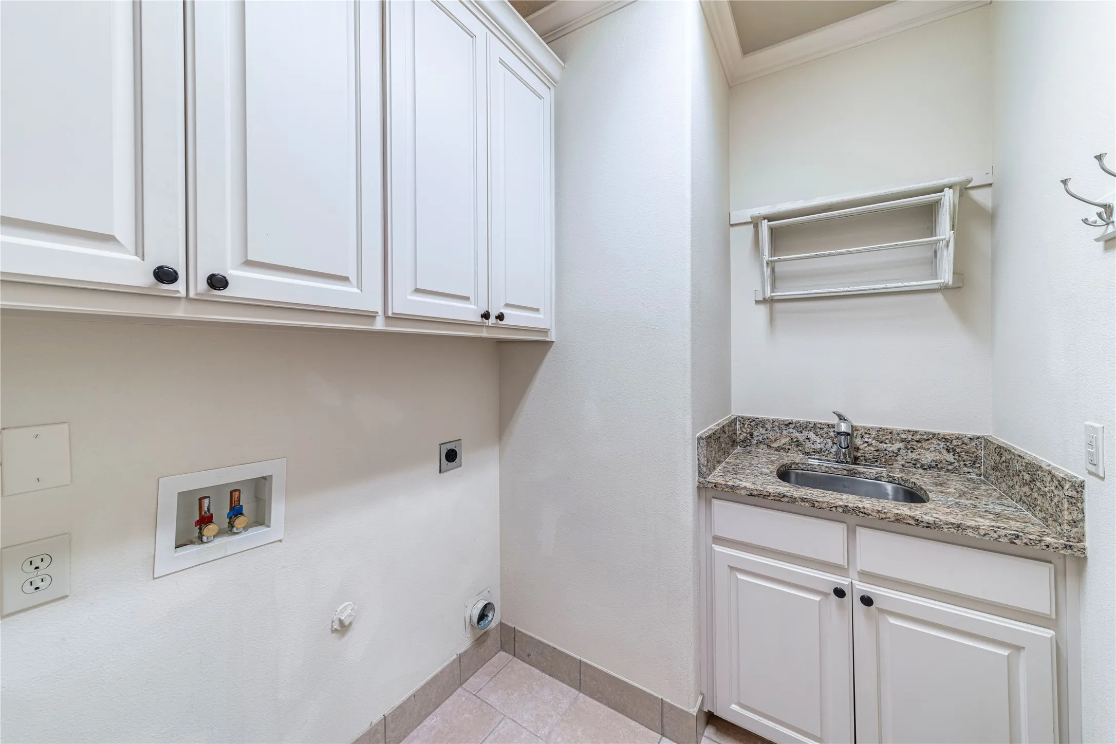 Single Family Residence For Sale in Dallas County , 6363 Vanderbilt Avenue, Dallas, Texas 75214, 4 Bedroom, 4 Bathroom, 2 Garage spaces, 3,886 Sqft, built in 2006, mls#21410832, Real Estate Agent in Dallas, Homes For Sale in Dallas county, Homes For Sale in Dallas, Realtor in Dallas Texas, Real Estate Brokerage Independent Realty Texas, Luminita Cordes Realtor