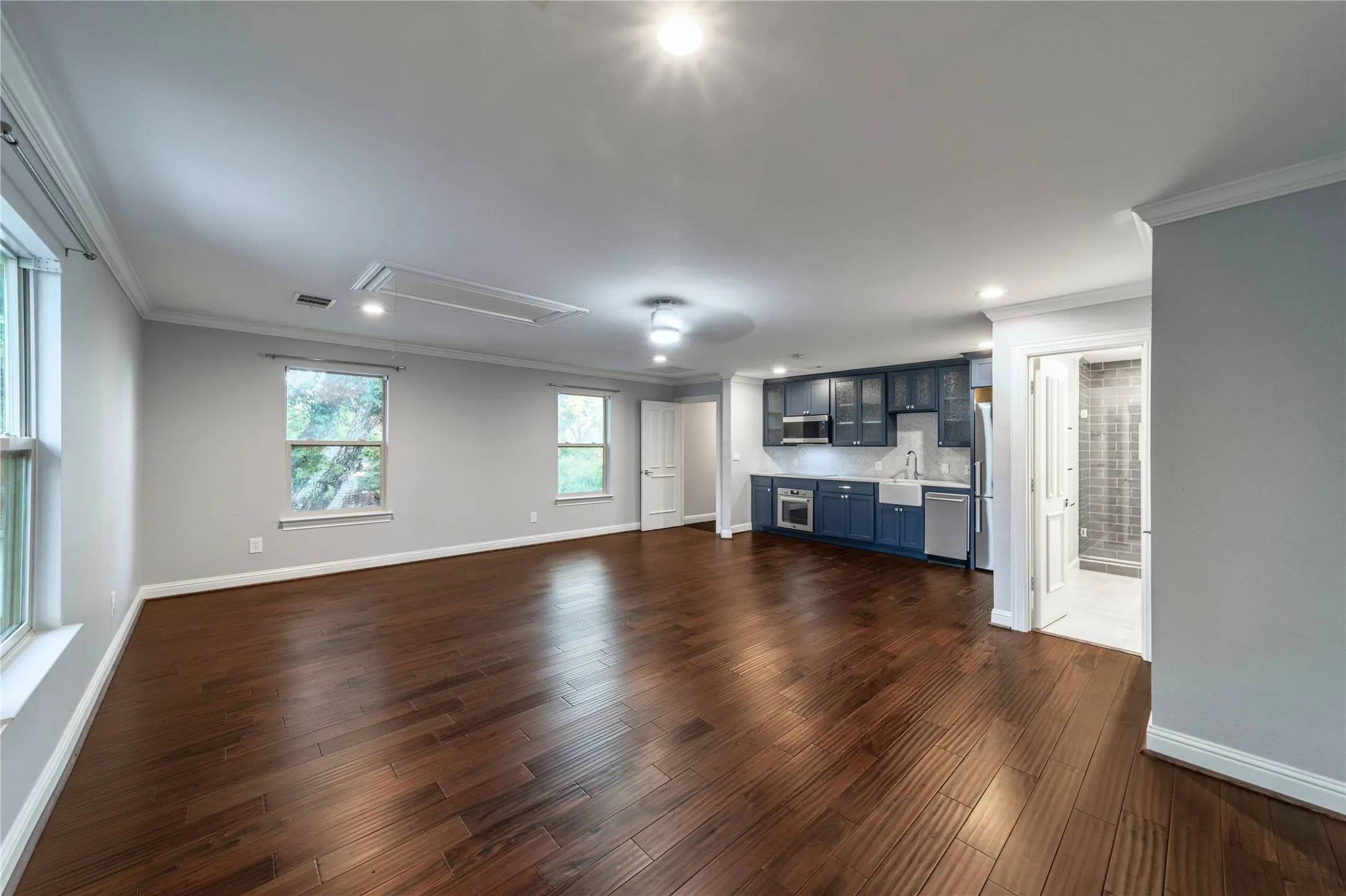 Single Family Residence For Sale in Dallas County , 6363 Vanderbilt Avenue, Dallas, Texas 75214, 4 Bedroom, 4 Bathroom, 2 Garage spaces, 3,886 Sqft, built in 2006, mls#21410832, Real Estate Agent in Dallas, Homes For Sale in Dallas county, Homes For Sale in Dallas, Realtor in Dallas Texas, Real Estate Brokerage Independent Realty Texas, Luminita Cordes Realtor