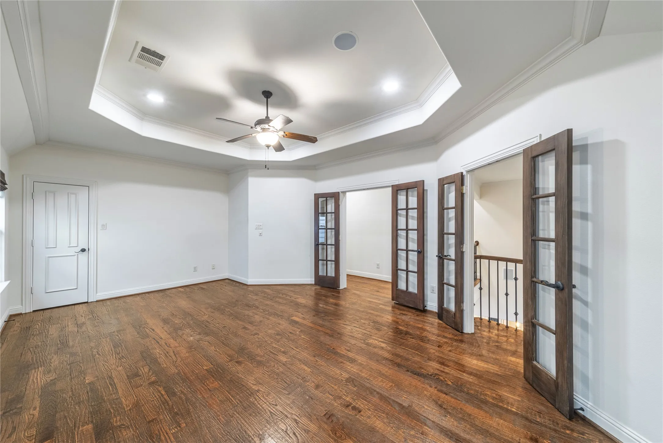 Single Family Residence For Sale in Dallas County , 6363 Vanderbilt Avenue, Dallas, Texas 75214, 4 Bedroom, 4 Bathroom, 2 Garage spaces, 3,886 Sqft, built in 2006, mls#21410832, Real Estate Agent in Dallas, Homes For Sale in Dallas county, Homes For Sale in Dallas, Realtor in Dallas Texas, Real Estate Brokerage Independent Realty Texas, Luminita Cordes Realtor