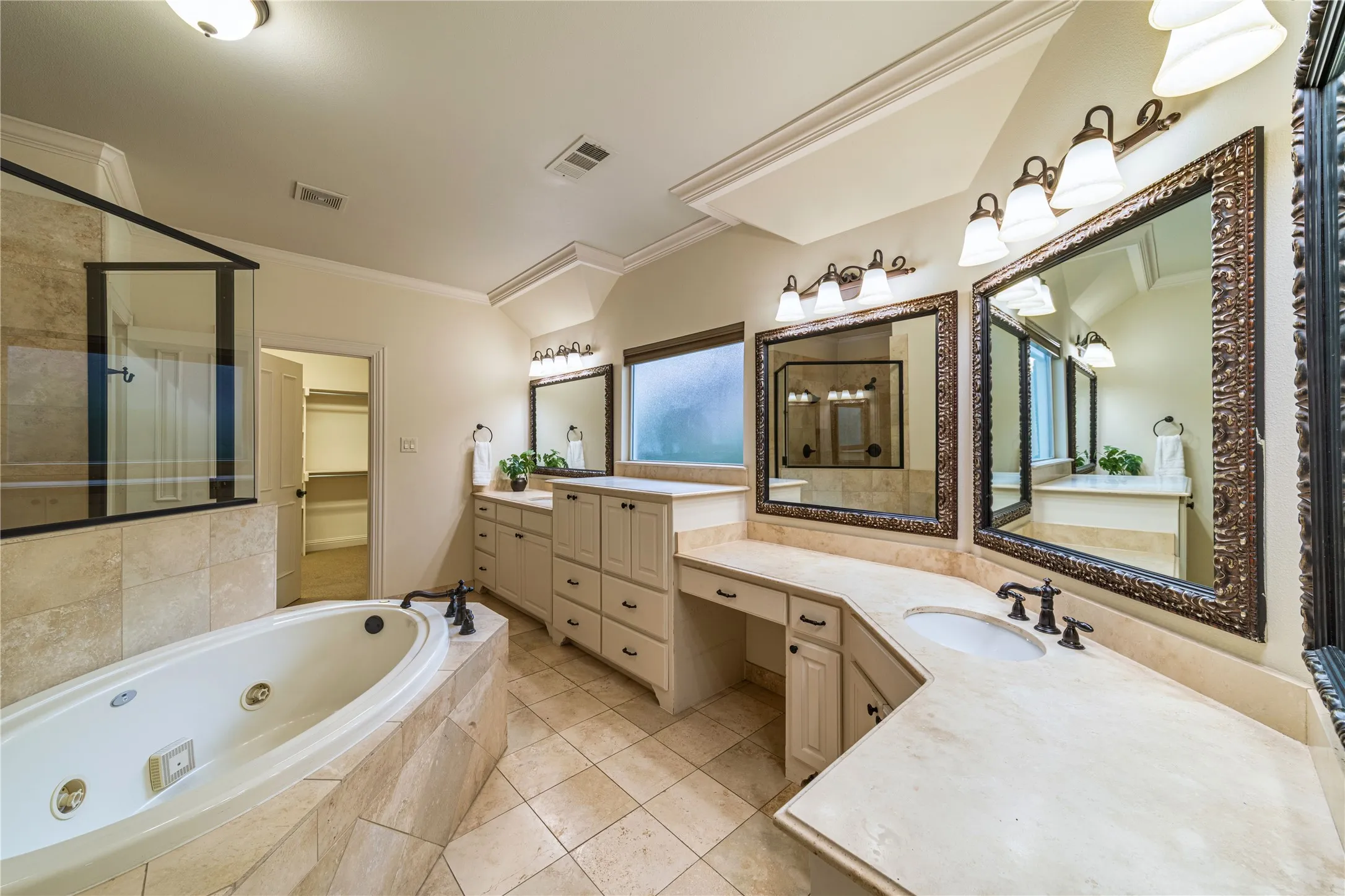 Single Family Residence For Sale in Dallas County , 6363 Vanderbilt Avenue, Dallas, Texas 75214, 4 Bedroom, 4 Bathroom, 2 Garage spaces, 3,886 Sqft, built in 2006, mls#21410832, Real Estate Agent in Dallas, Homes For Sale in Dallas county, Homes For Sale in Dallas, Realtor in Dallas Texas, Real Estate Brokerage Independent Realty Texas, Luminita Cordes Realtor