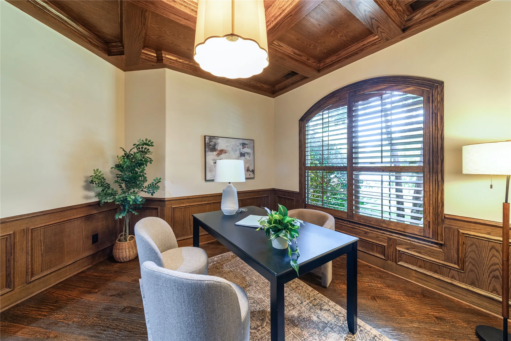 Single Family Residence For Sale in Dallas County , 6363 Vanderbilt Avenue, Dallas, Texas 75214, 4 Bedroom, 4 Bathroom, 2 Garage spaces, 3,886 Sqft, built in 2006, mls#21410832, Real Estate Agent in Dallas, Homes For Sale in Dallas county, Homes For Sale in Dallas, Realtor in Dallas Texas, Real Estate Brokerage Independent Realty Texas, Luminita Cordes Realtor